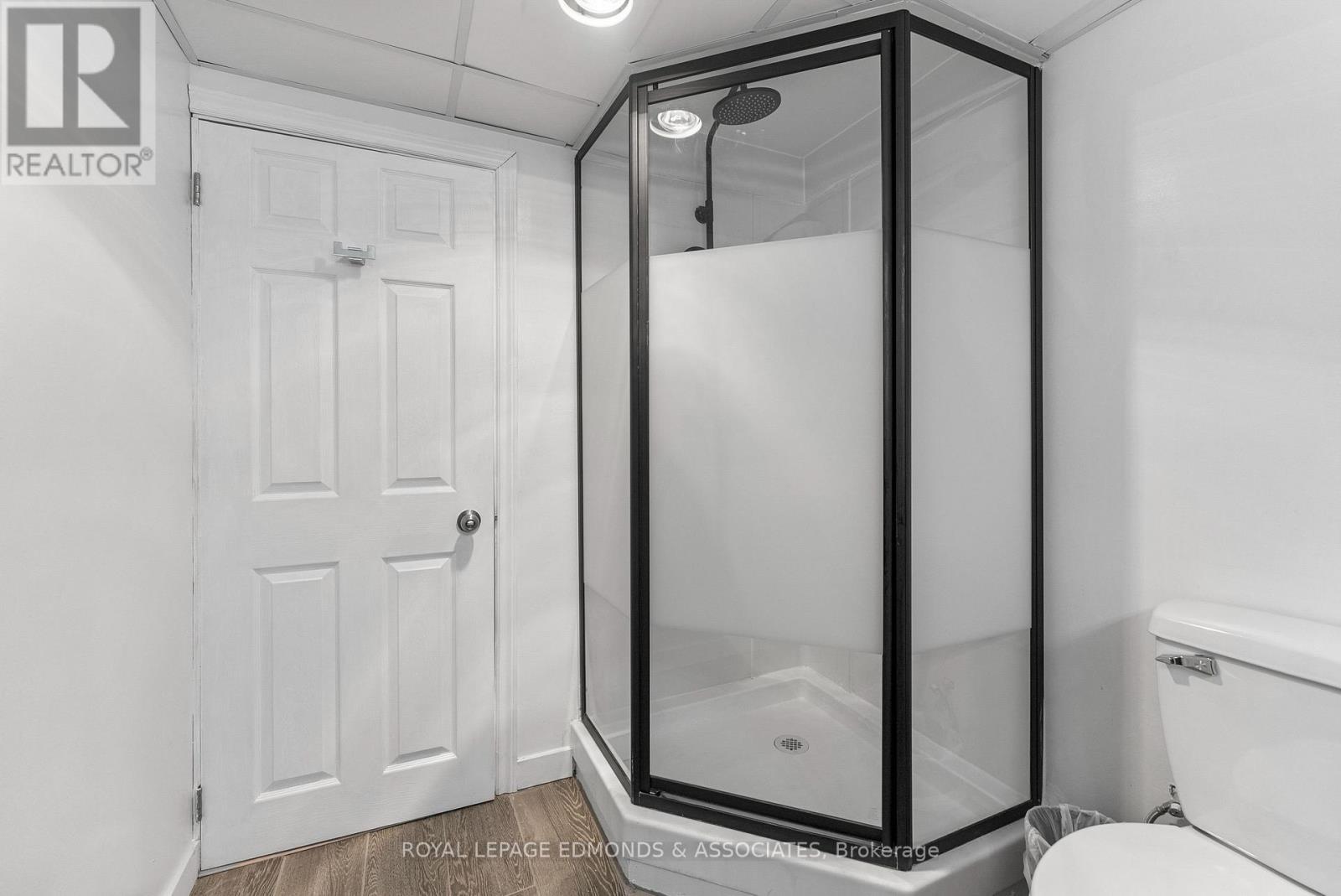 












94 OAK STREET W

,
Laurentian Valley,




Ontario
K8A7R3

