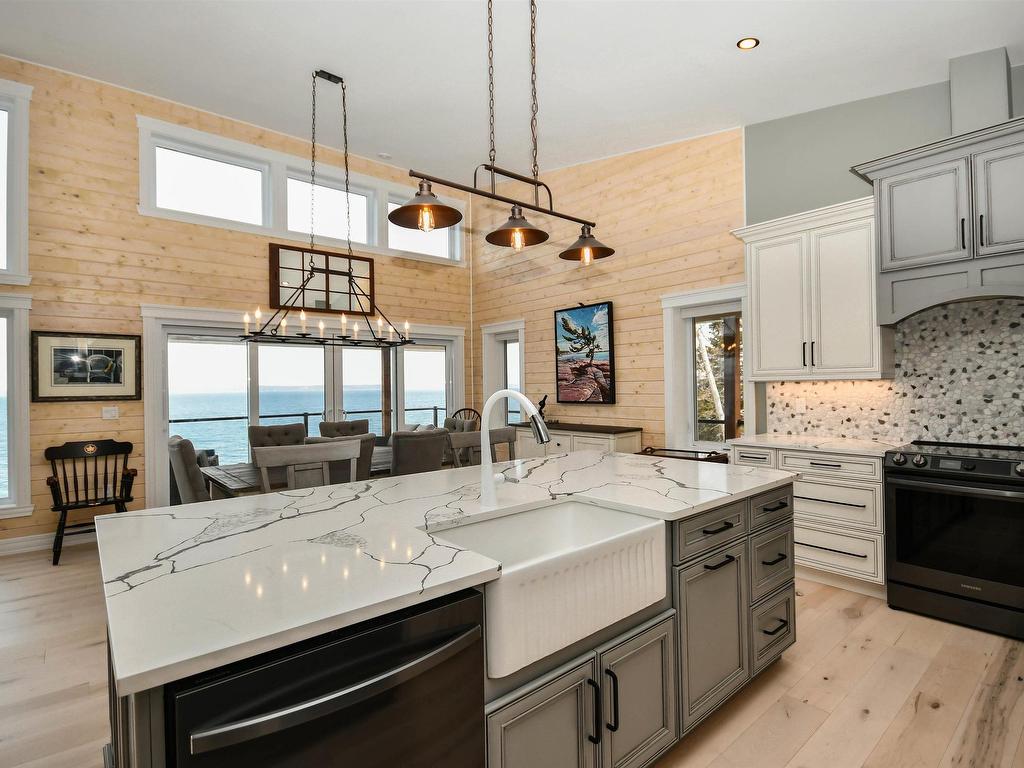 












1907 Highway 329

,
Hubbards,




NS
B0J 1T0

