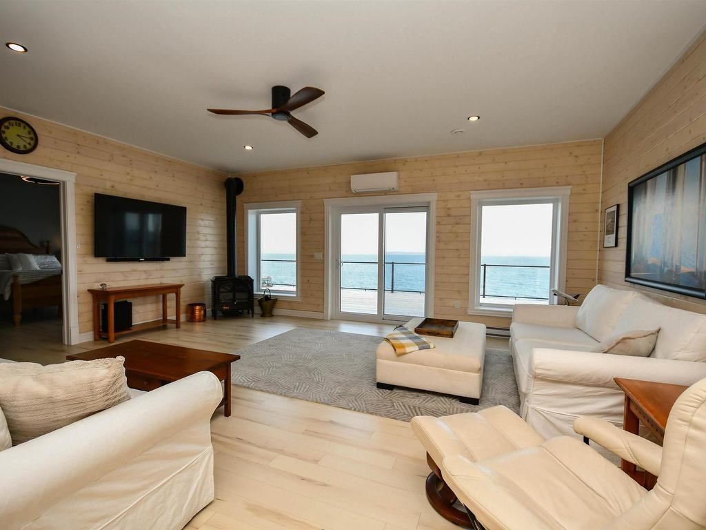 












1907 Highway 329

,
Hubbards,




NS
B0J 1T0

