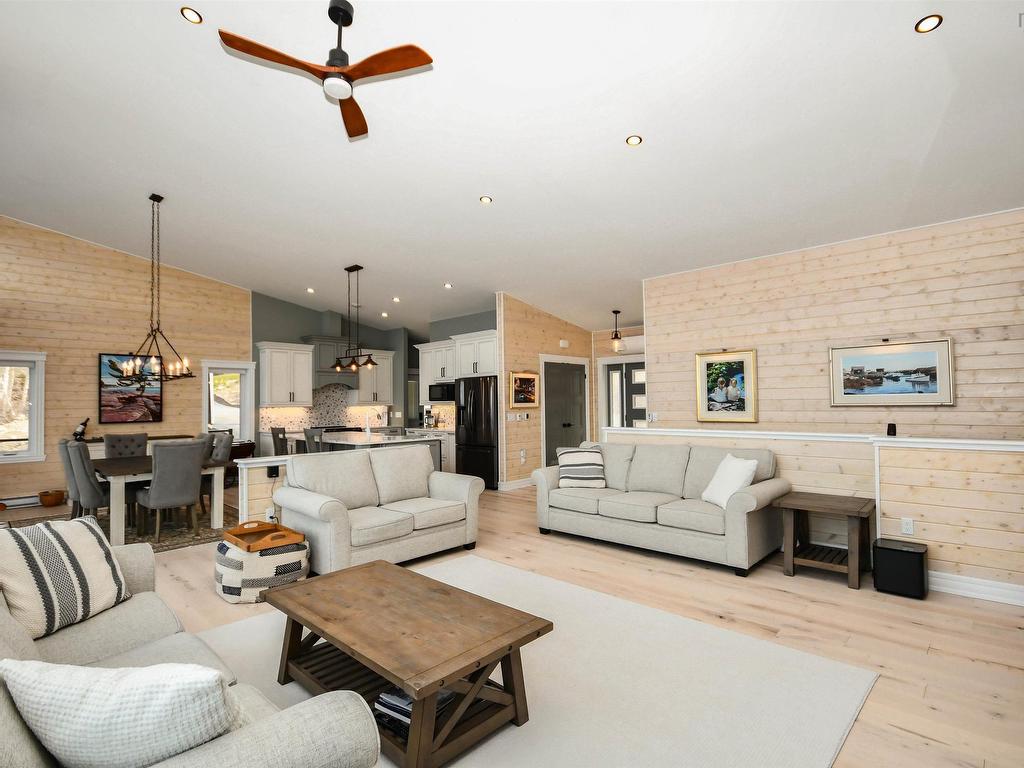 












1907 Highway 329

,
Hubbards,




NS
B0J 1T0

