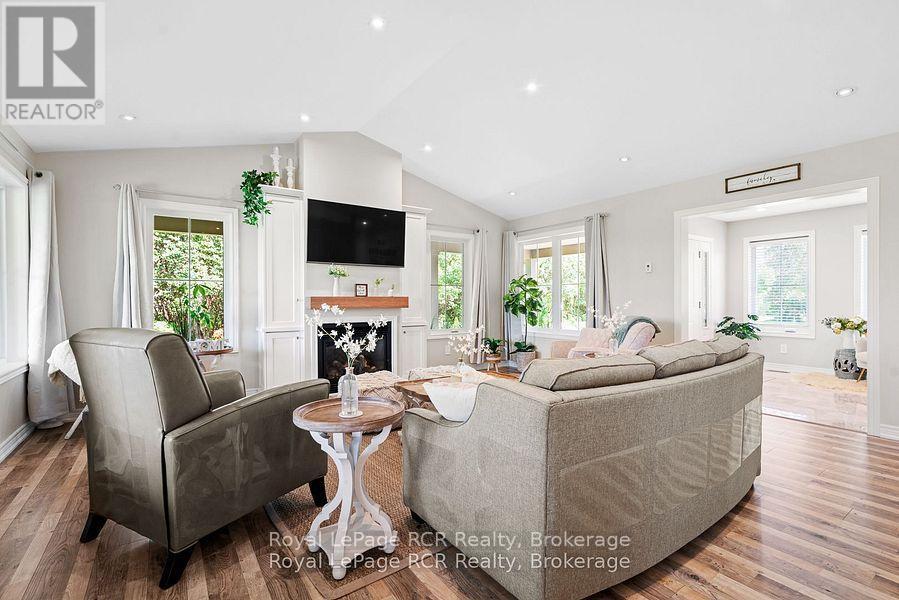 












302769 DOUGLAS STREET

,
West Grey,




Ontario
N0G1R0

