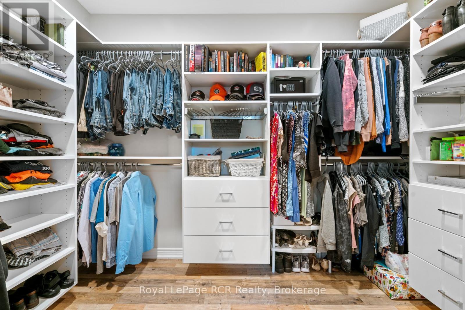 












302769 DOUGLAS STREET

,
West Grey,




Ontario
N0G1R0

