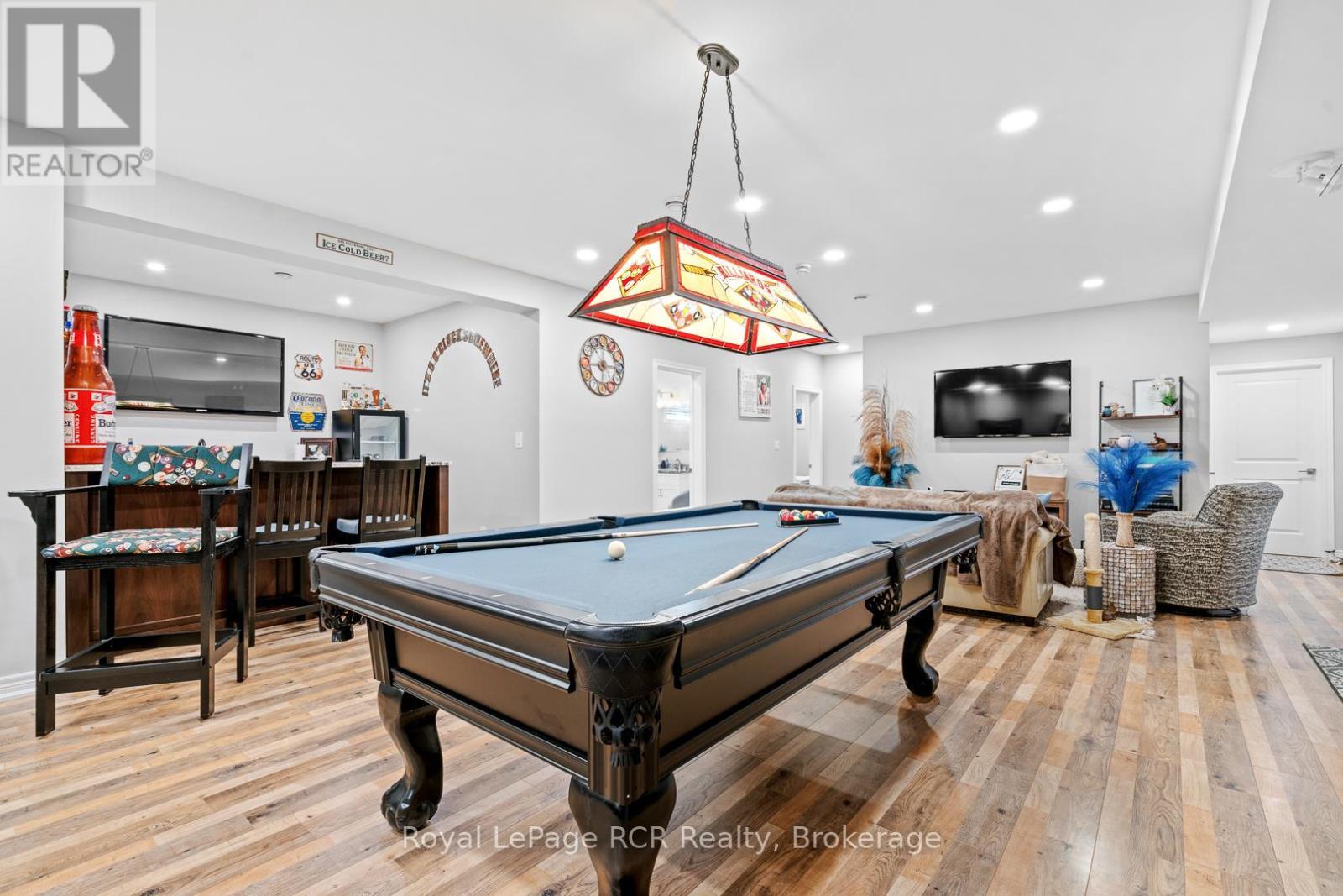 












302769 DOUGLAS STREET

,
West Grey,




Ontario
N0G1R0

