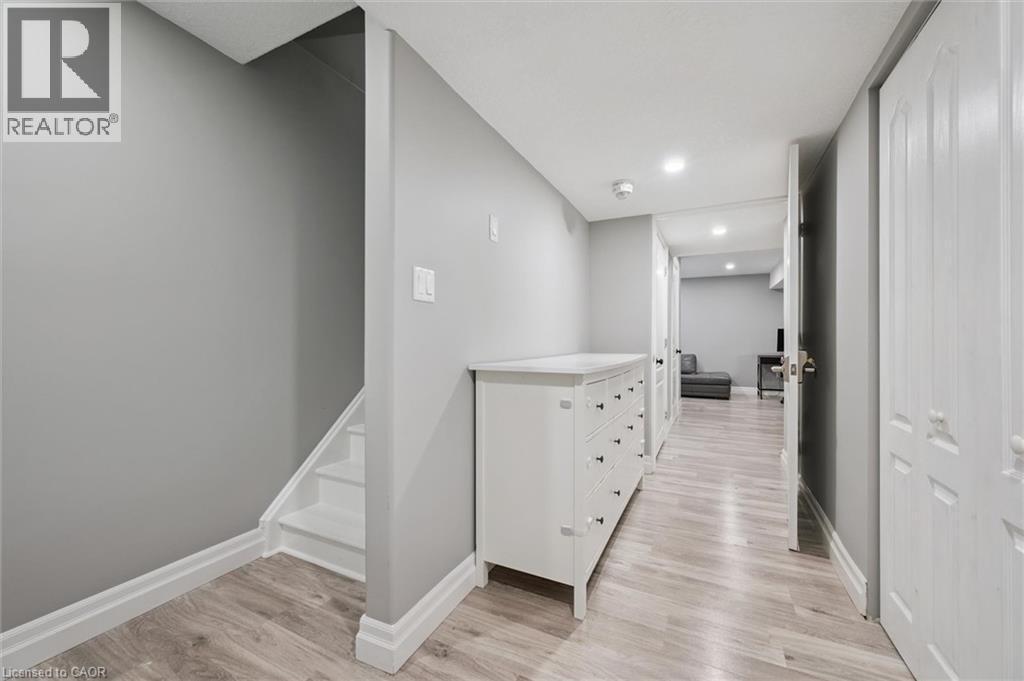 












75 WOODBERRY Crescent

,
Elmira,




Ontario
N3B0C5

