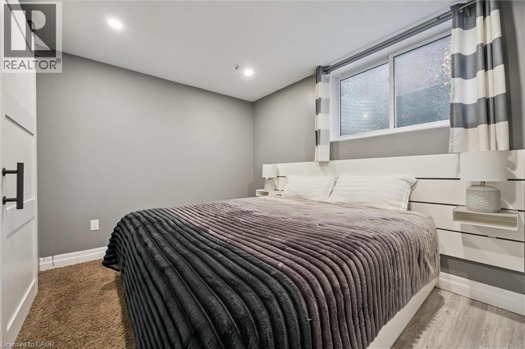 












75 WOODBERRY Crescent

,
Elmira,




Ontario
N3B0C5

