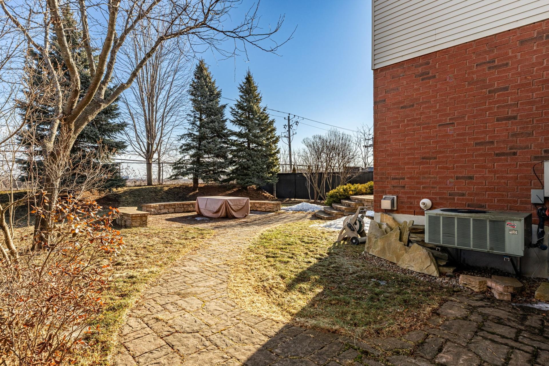 









767


Rue Wilfrid-Pelletier

,
Boucherville,




QC
J4B8V1

