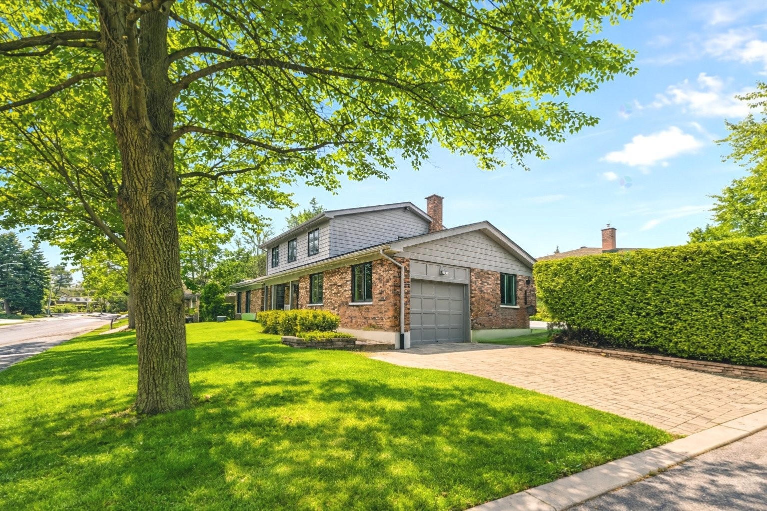 









590


Av. Townshend

,
Saint-Lambert,




QC
J4R1M5

