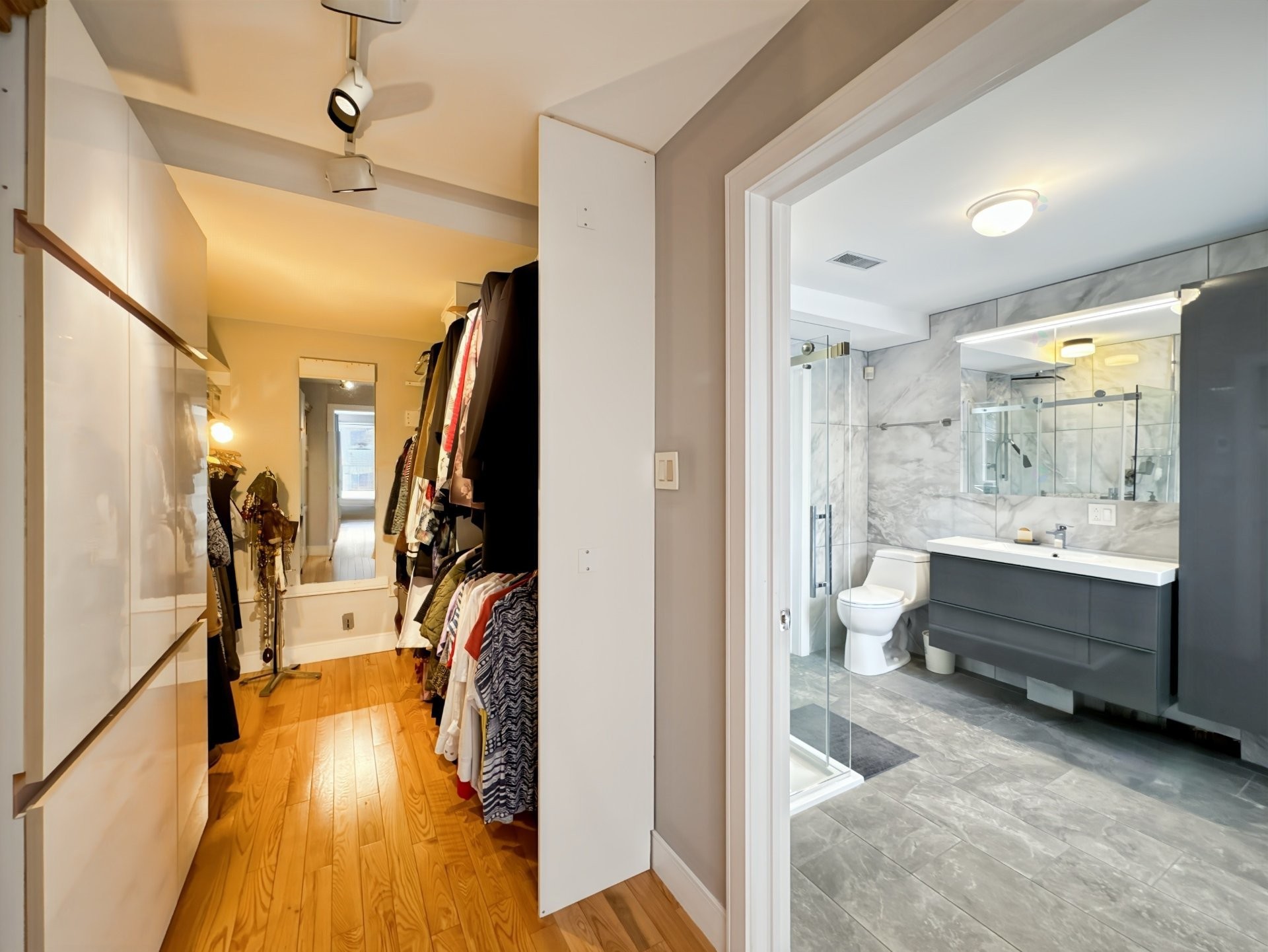 









590


Av. Townshend

,
Saint-Lambert,




QC
J4R1M5

