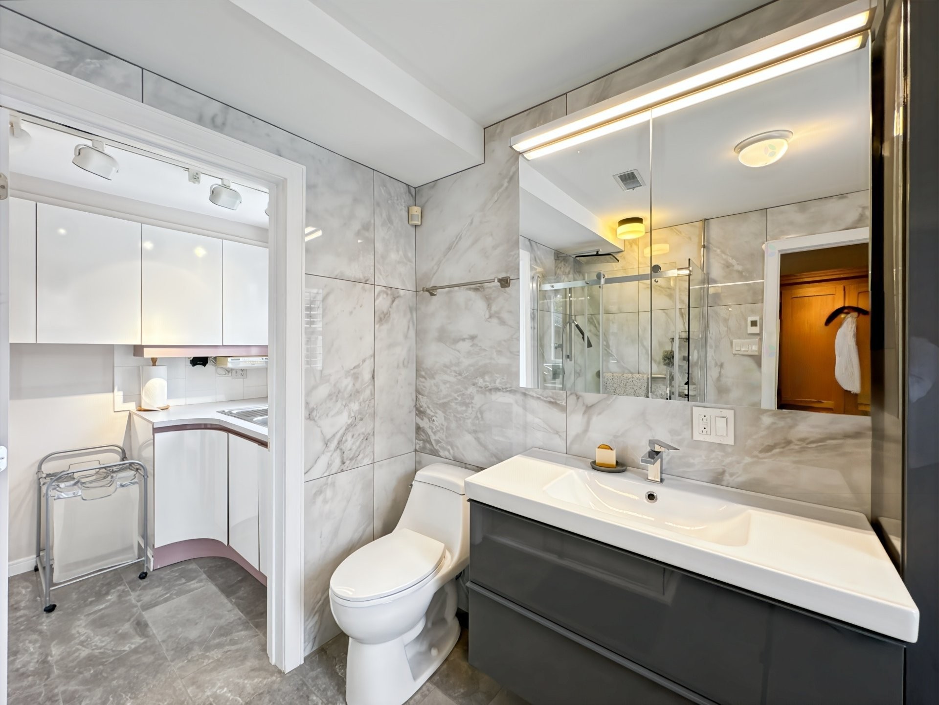 









590


Av. Townshend

,
Saint-Lambert,




QC
J4R1M5

