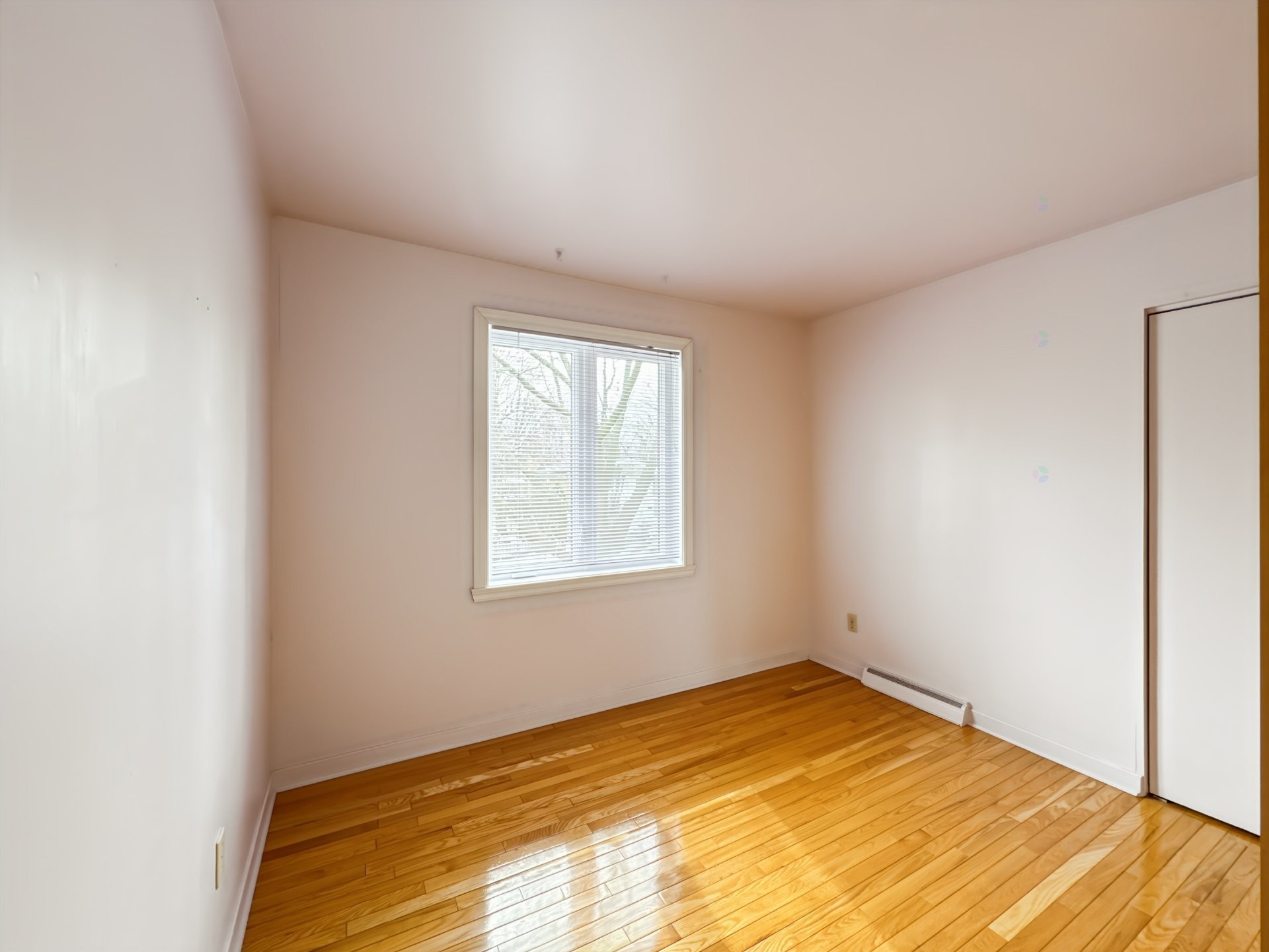 









590


Av. Townshend

,
Saint-Lambert,




QC
J4R1M5

