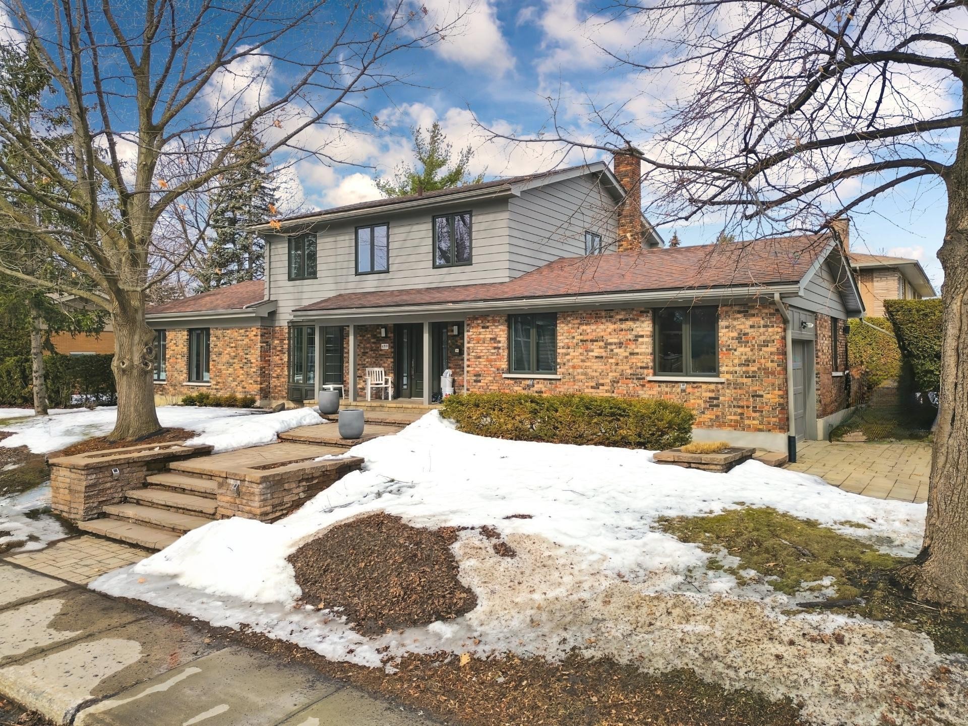 









590


Av. Townshend

,
Saint-Lambert,




QC
J4R1M5

