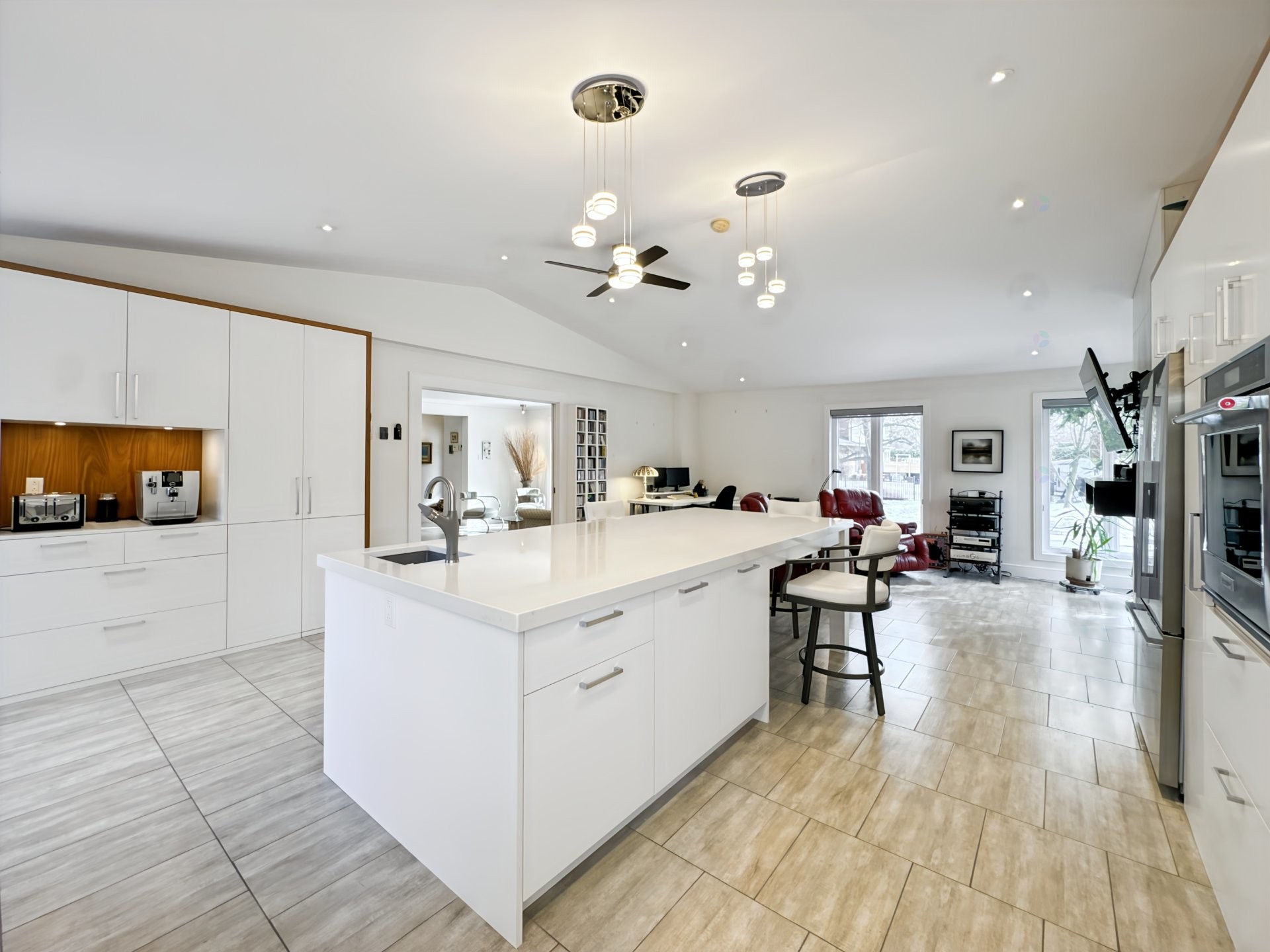 









590


Av. Townshend

,
Saint-Lambert,




QC
J4R1M5

