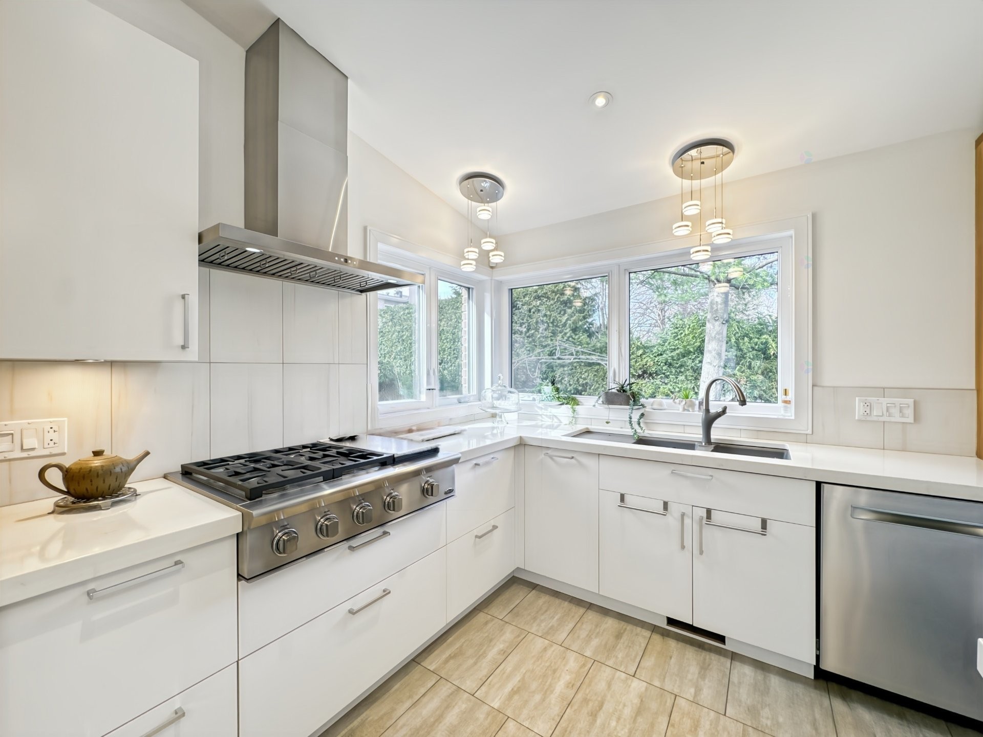 









590


Av. Townshend

,
Saint-Lambert,




QC
J4R1M5

