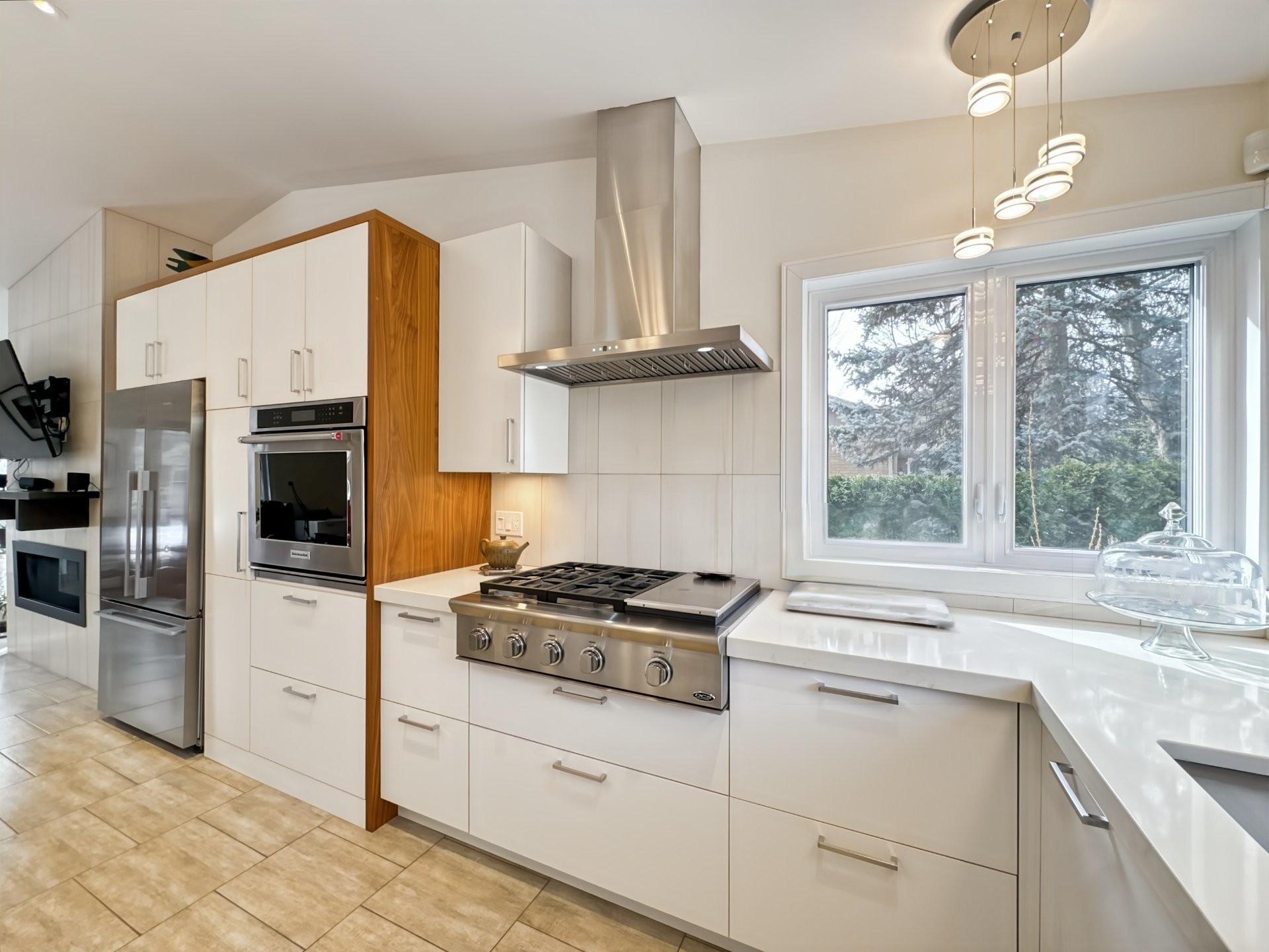 









590


Av. Townshend

,
Saint-Lambert,




QC
J4R1M5

