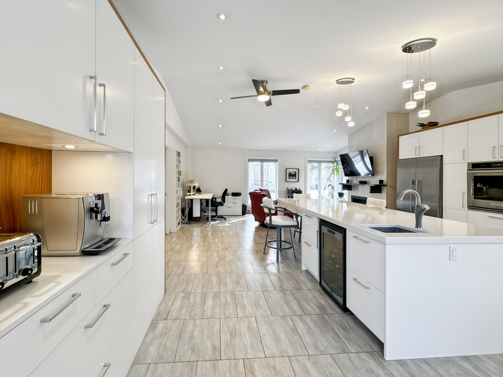 









590


Av. Townshend

,
Saint-Lambert,




QC
J4R1M5

