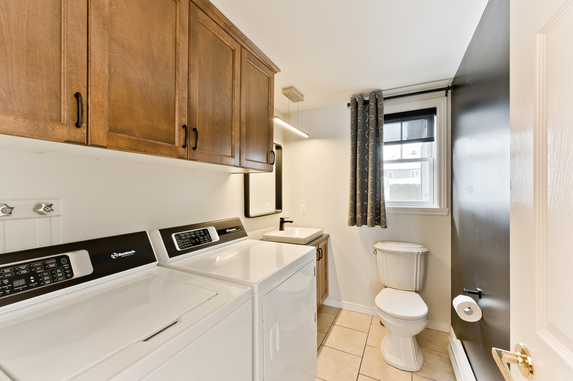 









297


Rue des Saphirs

,
Sherbrooke (Fleurimont),




QC
J1G5C5

