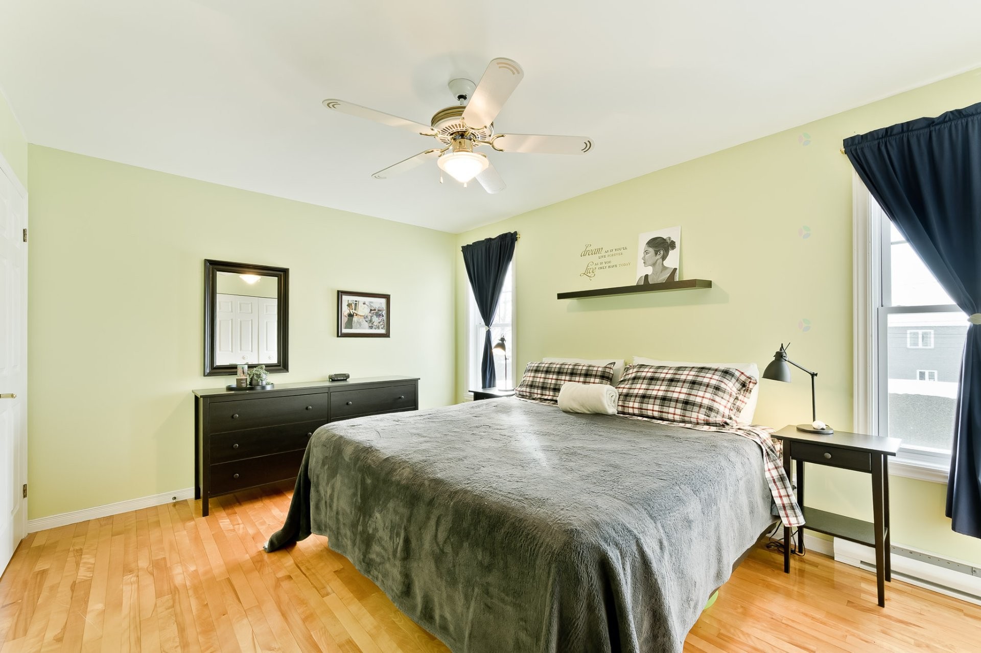 









297


Rue des Saphirs

,
Sherbrooke (Fleurimont),




QC
J1G5C5

