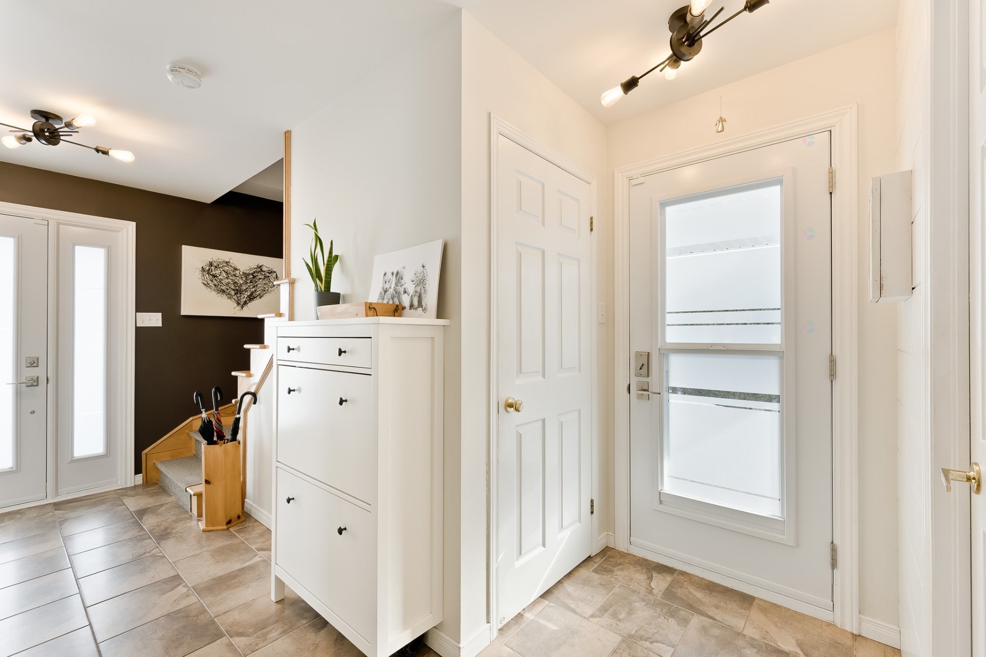 









297


Rue des Saphirs

,
Sherbrooke (Fleurimont),




QC
J1G5C5

