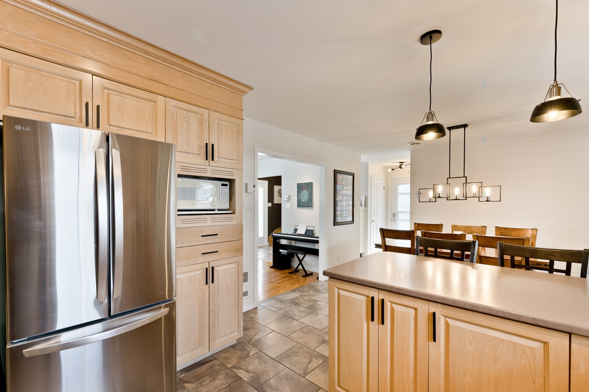 









297


Rue des Saphirs

,
Sherbrooke (Fleurimont),




QC
J1G5C5

