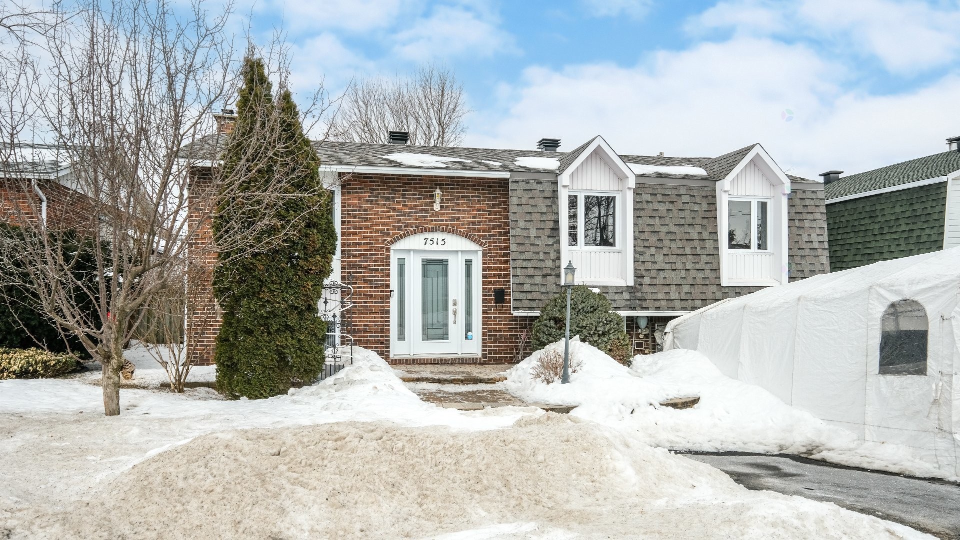 









7515


Rue Trudeau

,
Brossard,




QC
J4W2N5


