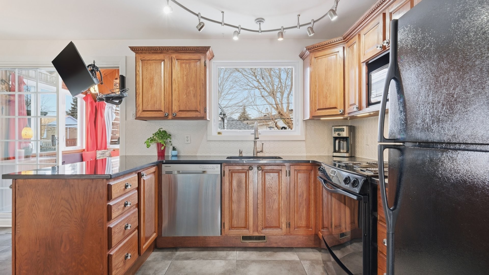 









7515


Rue Trudeau

,
Brossard,




QC
J4W2N5

