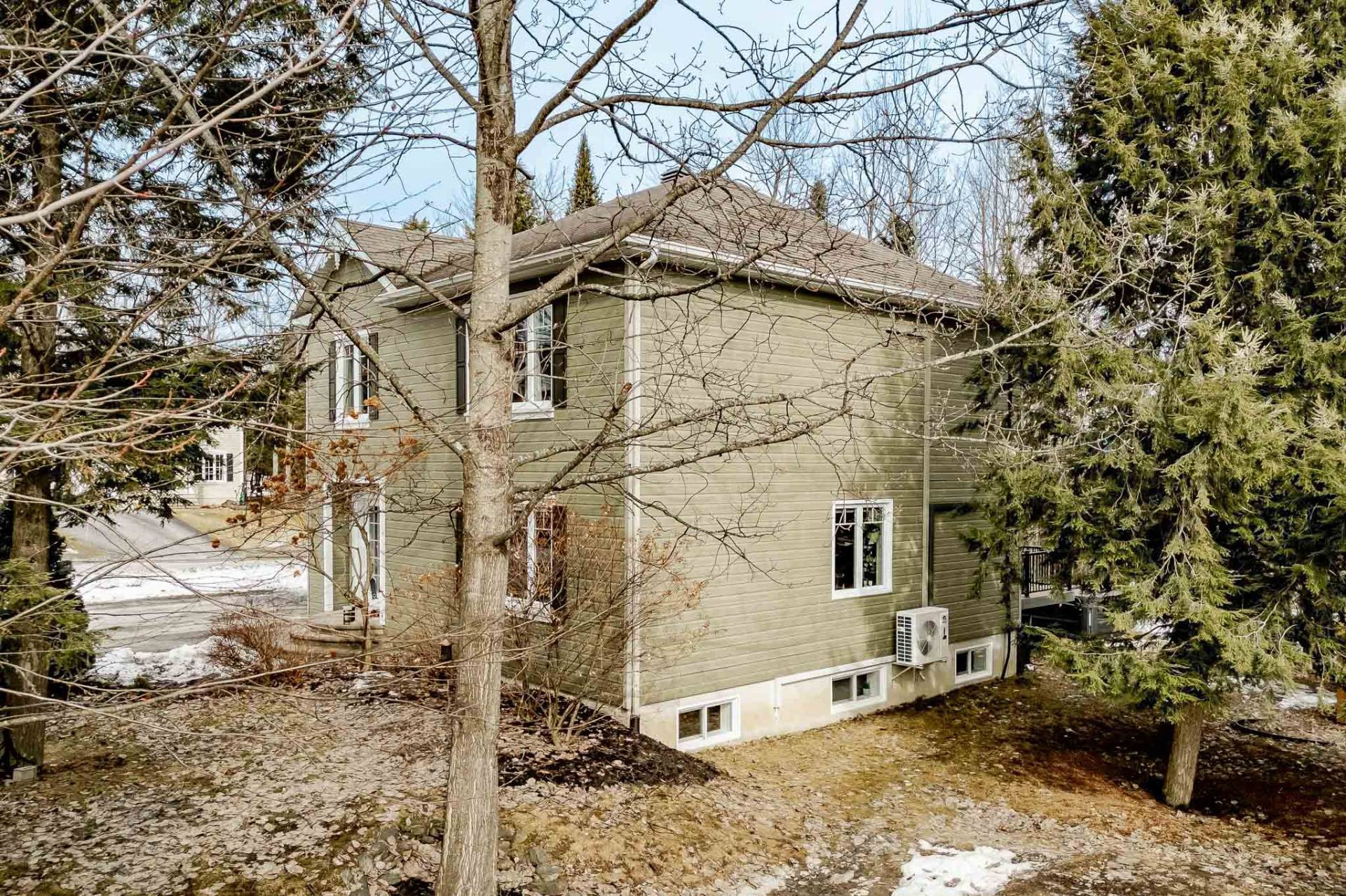 









4702


Rue des Chanterelles

,
Sherbrooke (Brompton/Rock Forest/Saint-Élie/Deauville),




QC
J1N4J6

