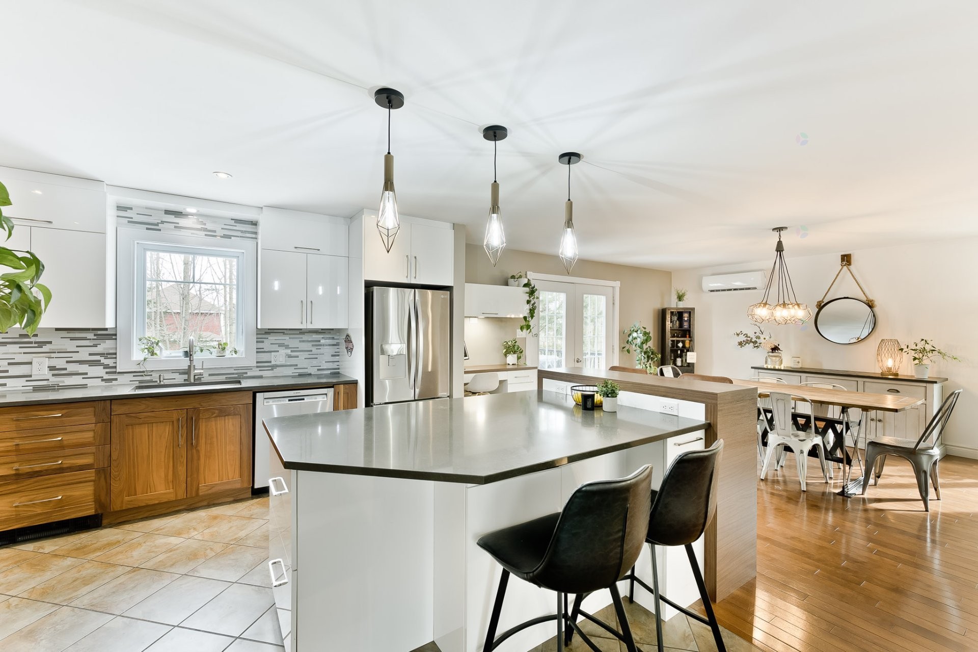 









4702


Rue des Chanterelles

,
Sherbrooke (Brompton/Rock Forest/Saint-Élie/Deauville),




QC
J1N4J6

