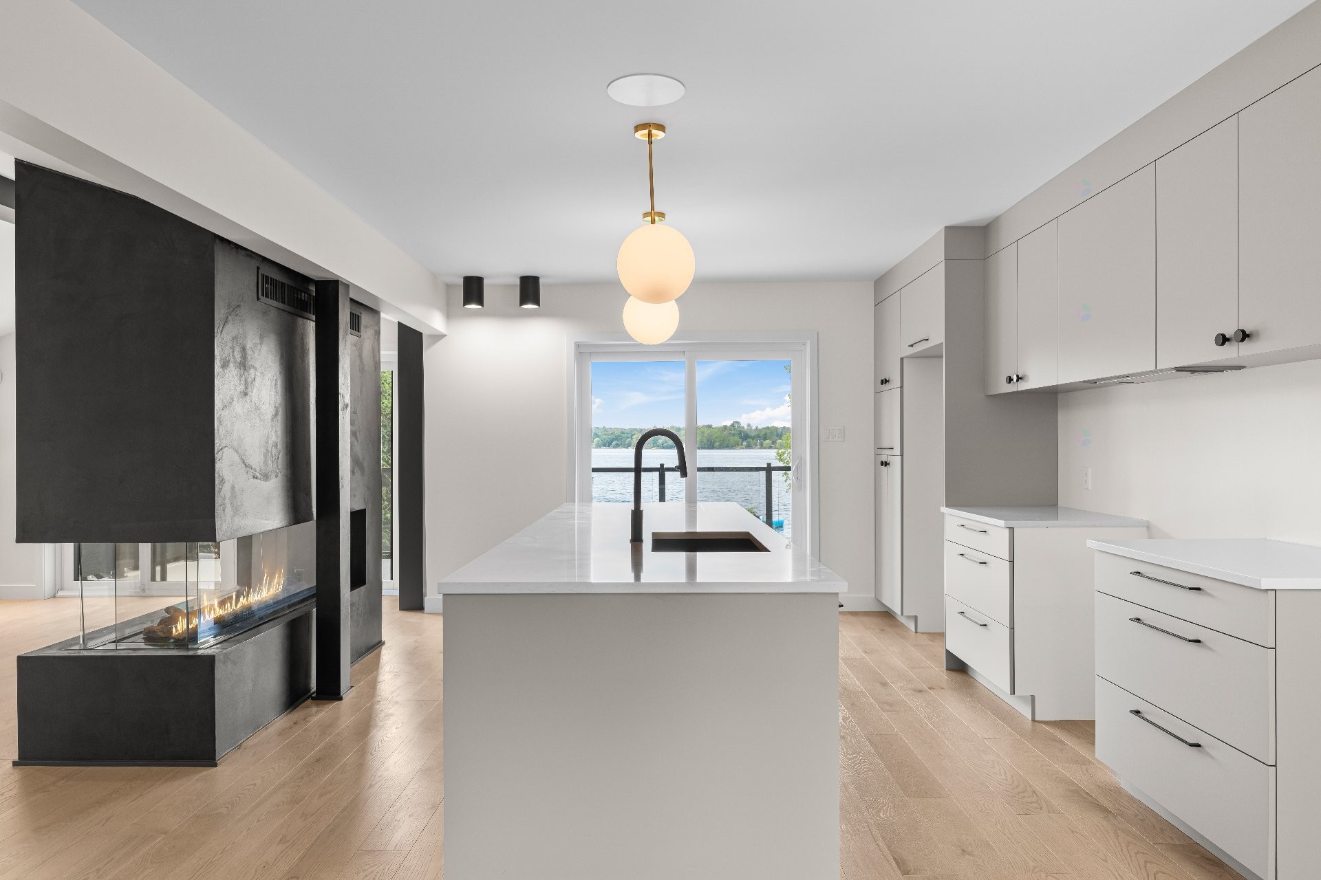 









185


Rue du Val-Joli

,
Sainte-Catherine-de-Hatley,




QC
J0B1W0

