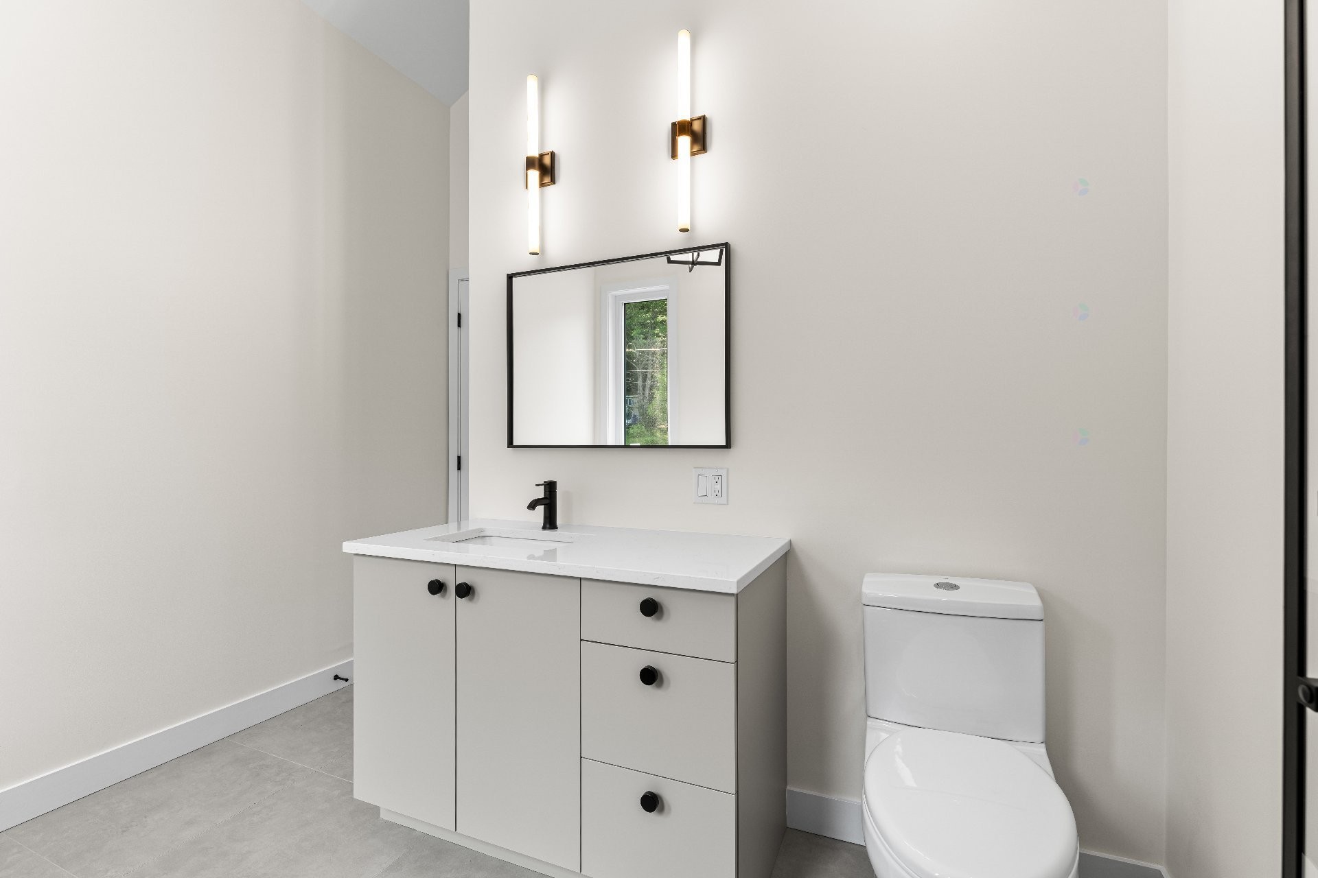 









185


Rue du Val-Joli

,
Sainte-Catherine-de-Hatley,




QC
J0B1W0

