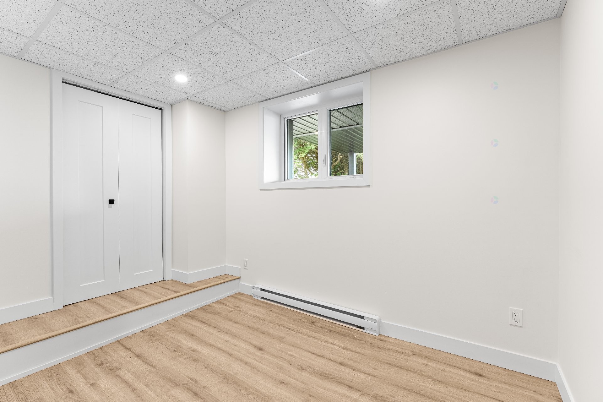 









185


Rue du Val-Joli

,
Sainte-Catherine-de-Hatley,




QC
J0B1W0

