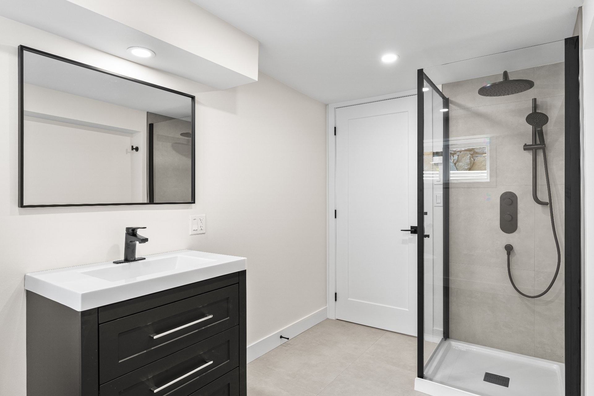 









185


Rue du Val-Joli

,
Sainte-Catherine-de-Hatley,




QC
J0B1W0

