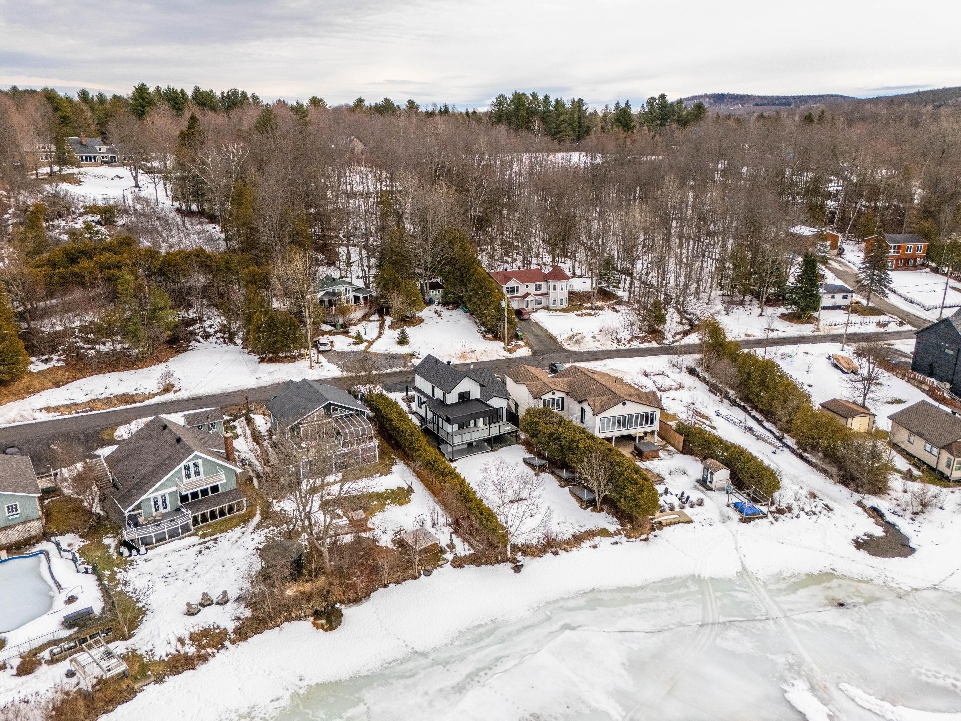 









185


Rue du Val-Joli

,
Sainte-Catherine-de-Hatley,




QC
J0B1W0

