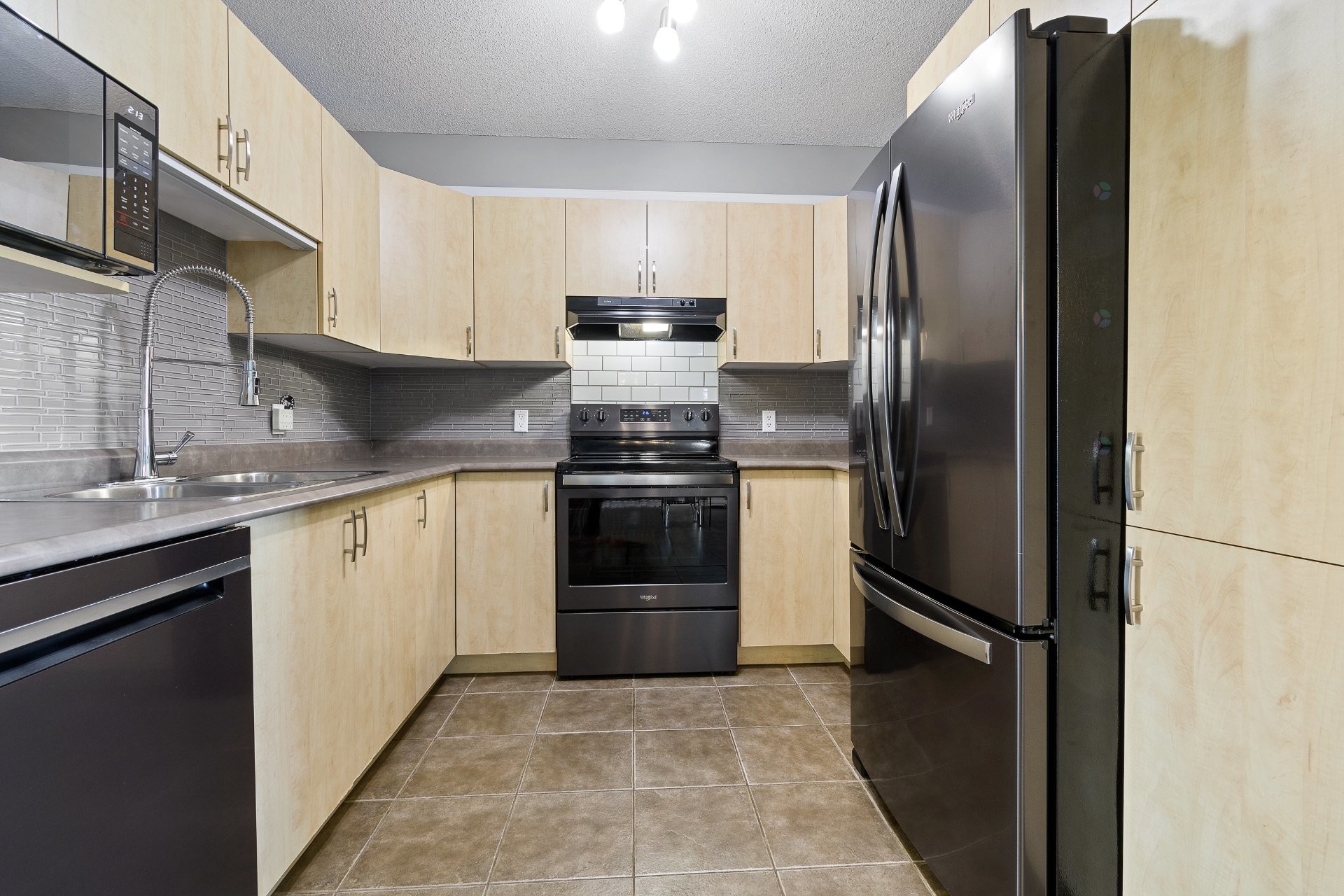 









958


Boul. du Plateau

, 3,
Gatineau (Aylmer),




QC
J9J0B9

