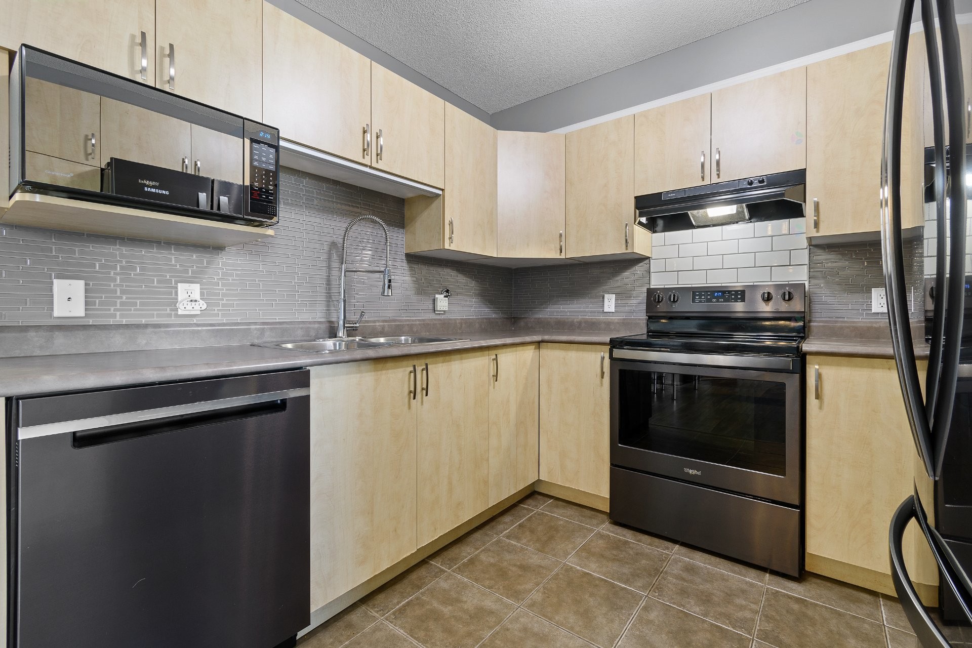 









958


Boul. du Plateau

, 3,
Gatineau (Aylmer),




QC
J9J0B9

