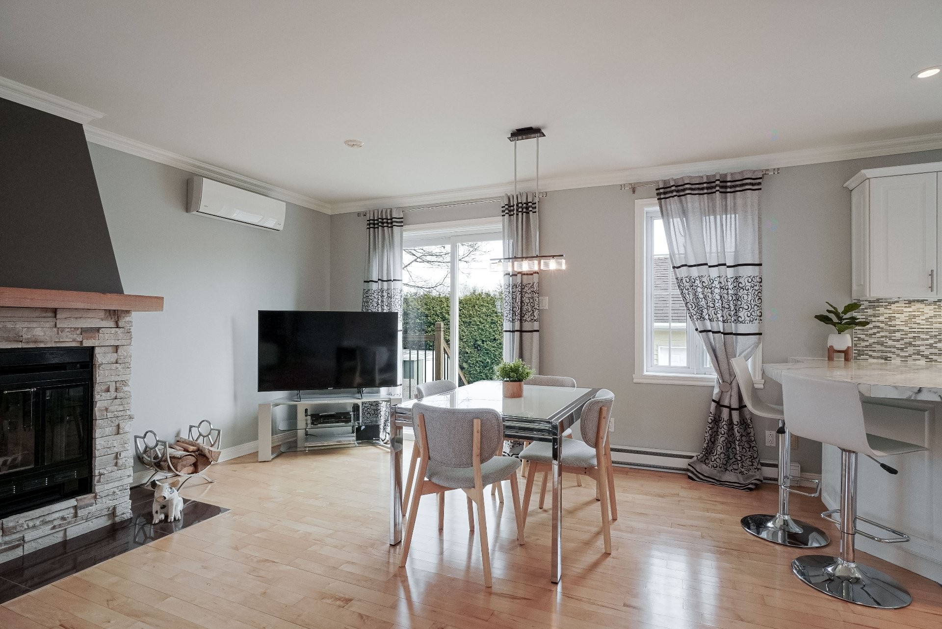 









67


Rue Lise

,
Repentigny (Le Gardeur),




QC
J5Z3P5

