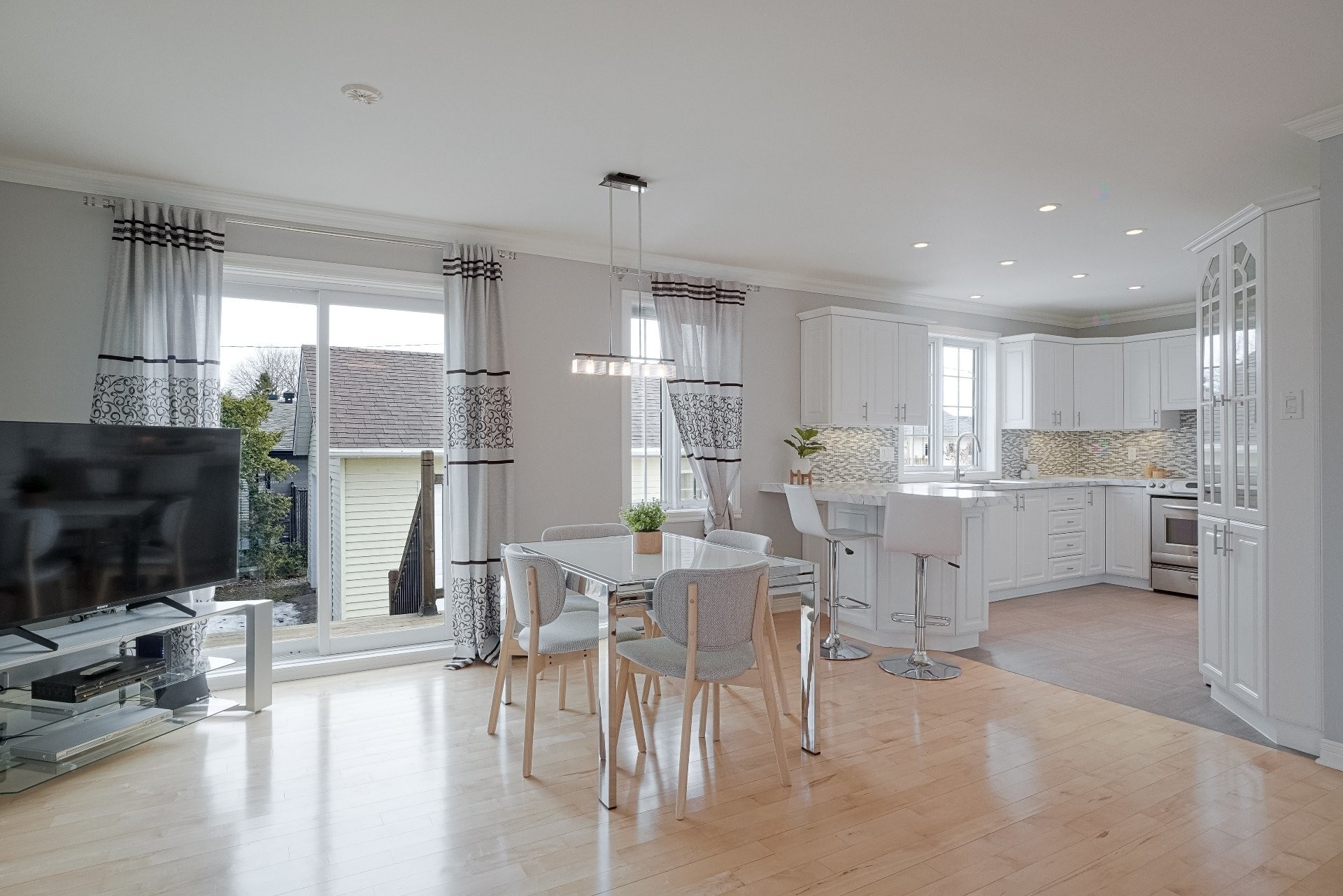 









67


Rue Lise

,
Repentigny (Le Gardeur),




QC
J5Z3P5

