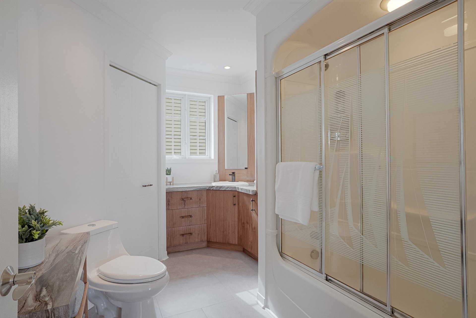 









67


Rue Lise

,
Repentigny (Le Gardeur),




QC
J5Z3P5

