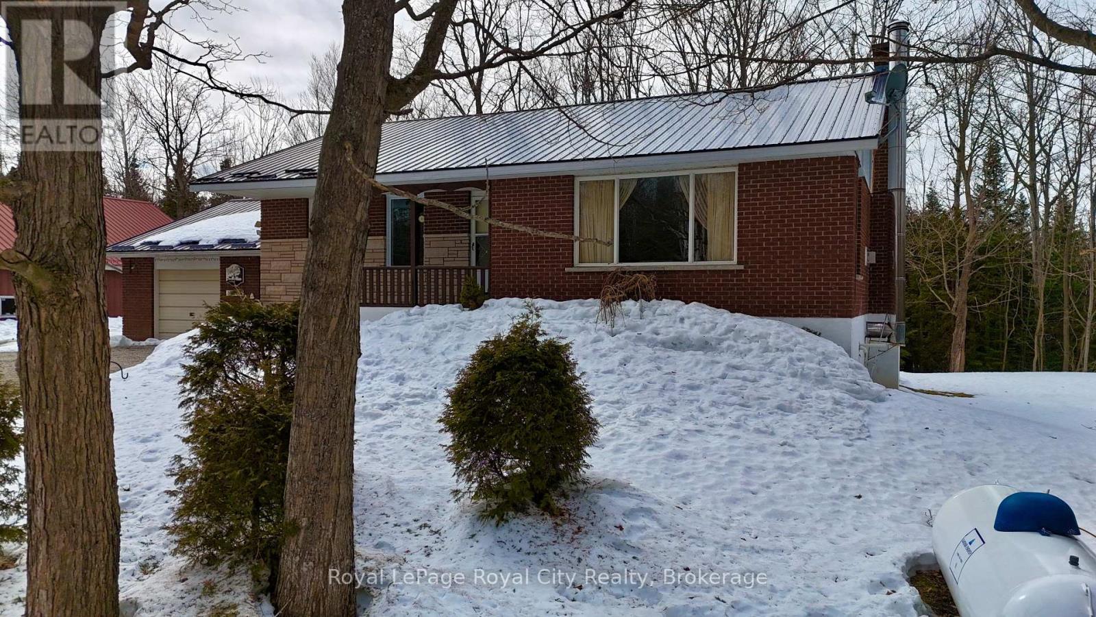 












3527 6 HIGHWAY

,
Northern Bruce Peninsula,




Ontario
N0H1W0

