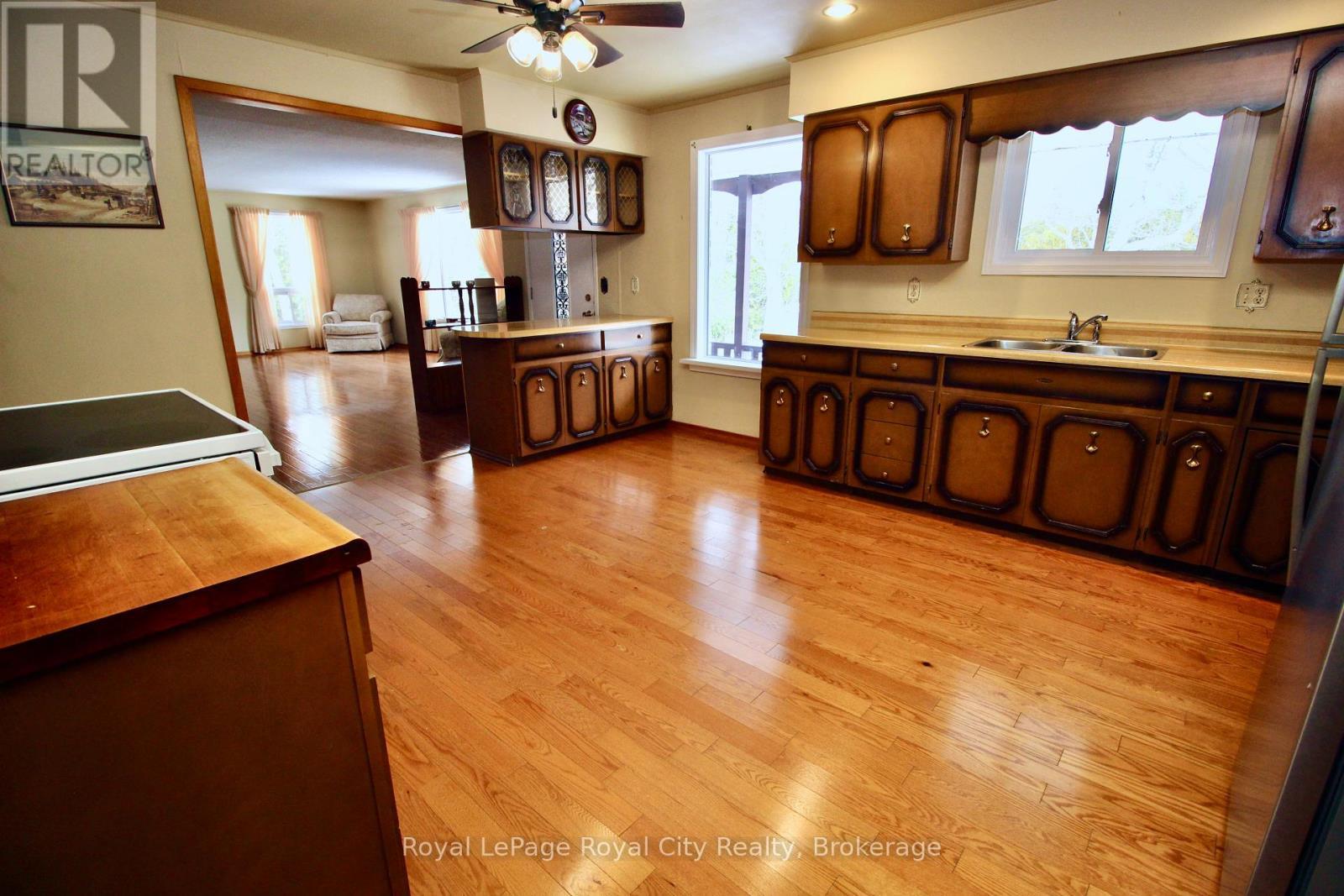 












3527 6 HIGHWAY

,
Northern Bruce Peninsula,




Ontario
N0H1W0

