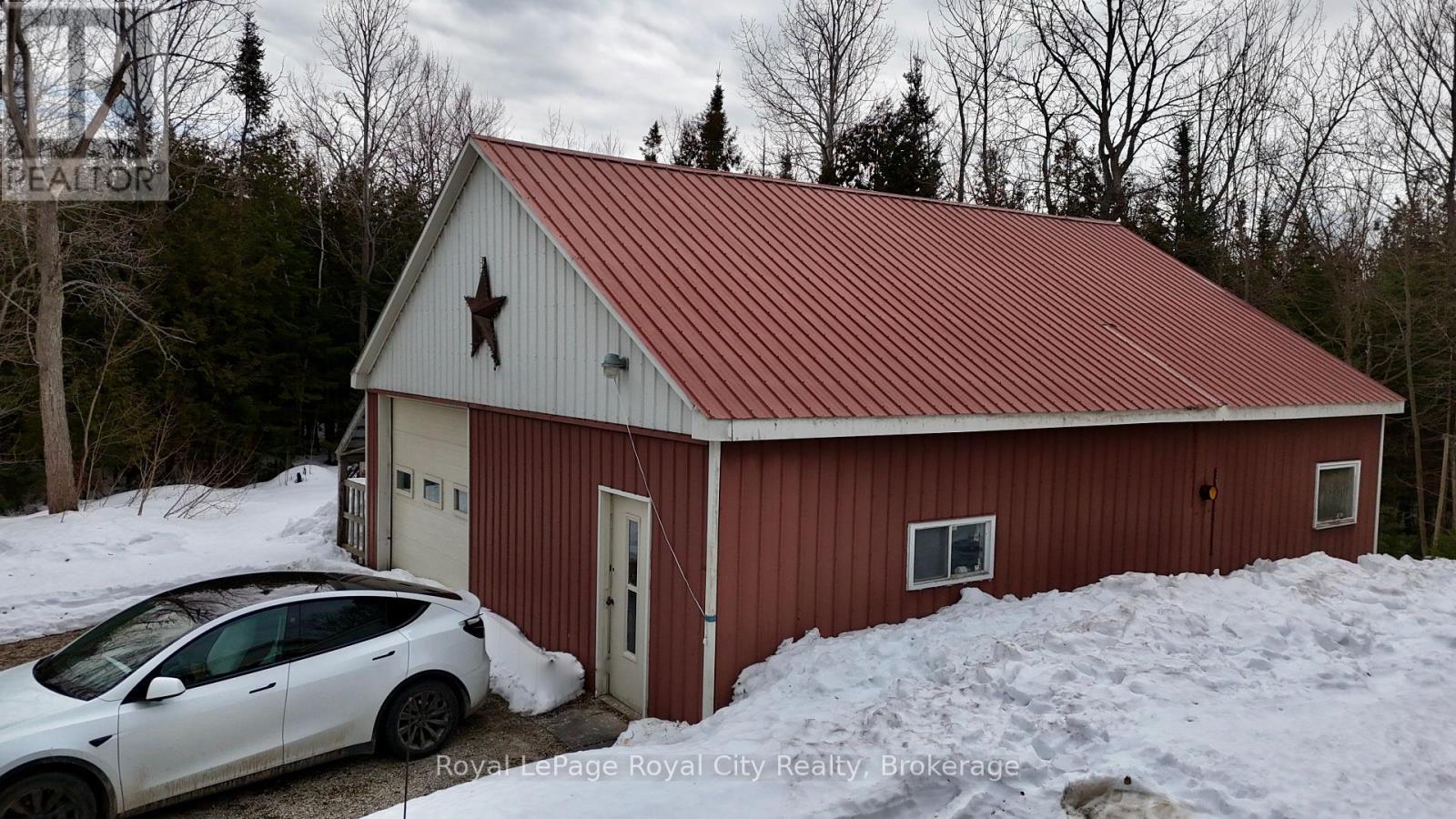 












3527 6 HIGHWAY

,
Northern Bruce Peninsula,




Ontario
N0H1W0

