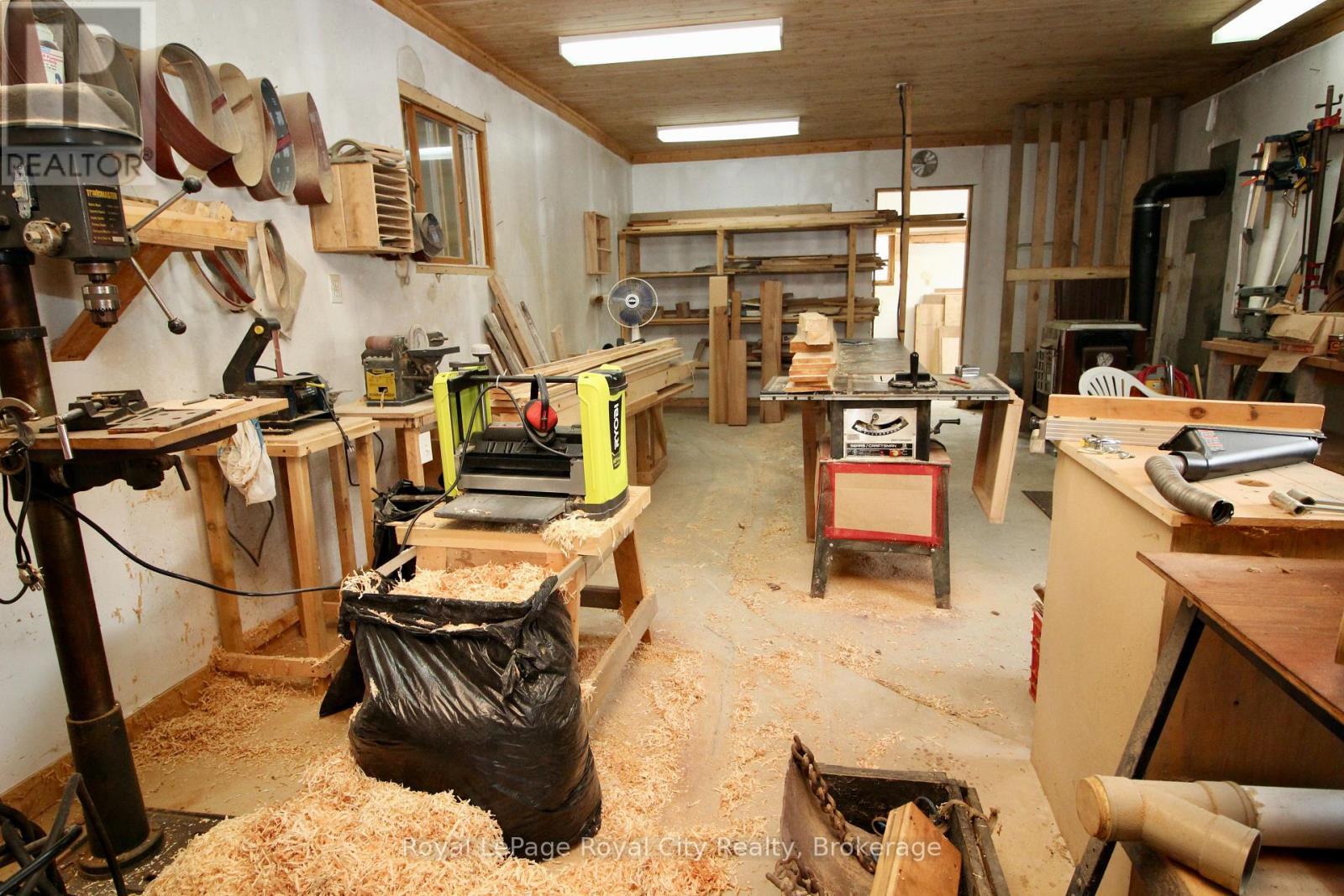 












3527 6 HIGHWAY

,
Northern Bruce Peninsula,




Ontario
N0H1W0

