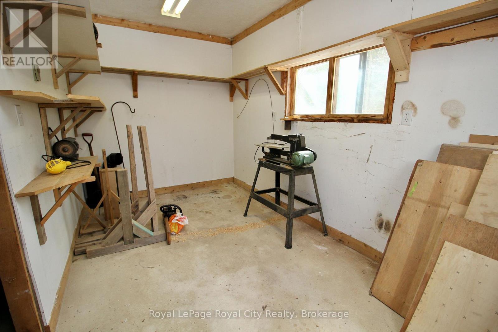 












3527 6 HIGHWAY

,
Northern Bruce Peninsula,




Ontario
N0H1W0

