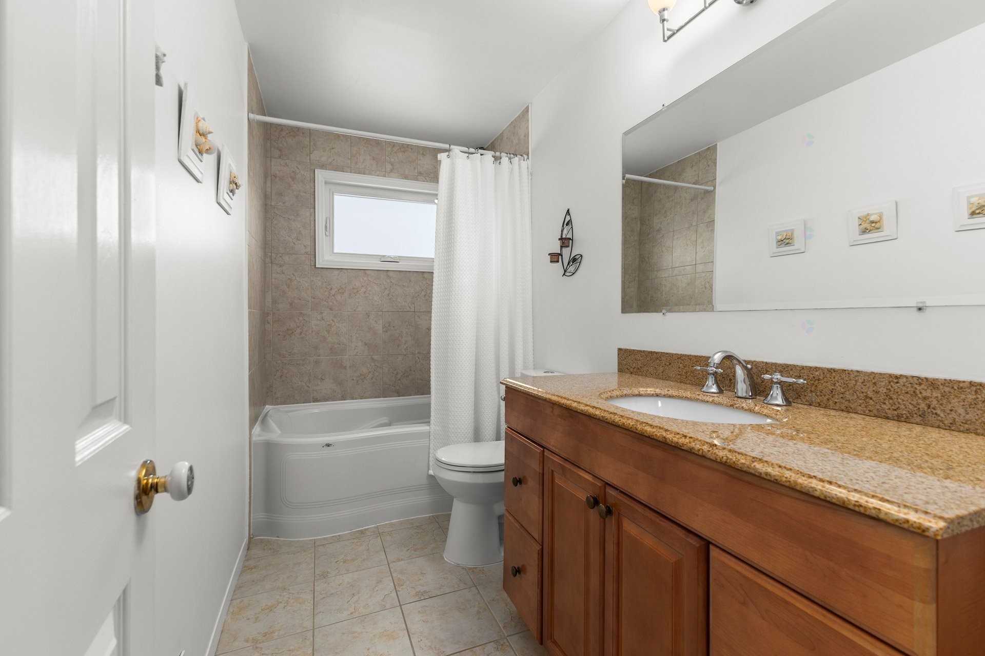 









215


Rue Shamrock

,
Pincourt,




QC
J7V3W3

