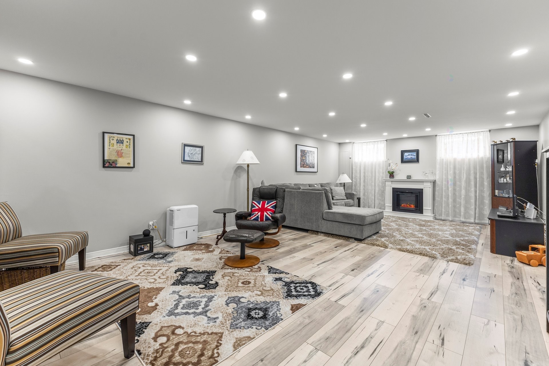 









215


Rue Shamrock

,
Pincourt,




QC
J7V3W3

