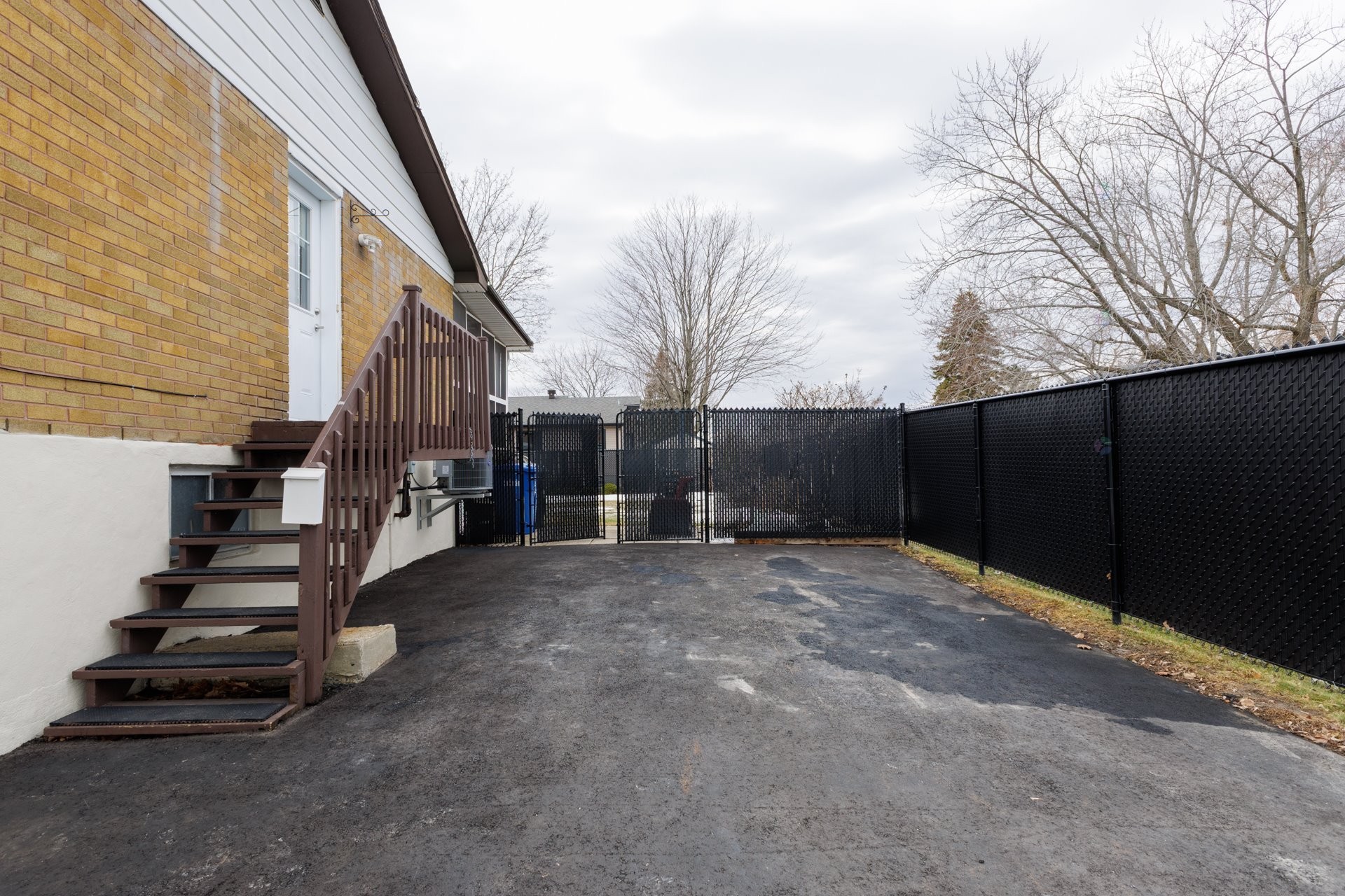 









215


Rue Shamrock

,
Pincourt,




QC
J7V3W3

