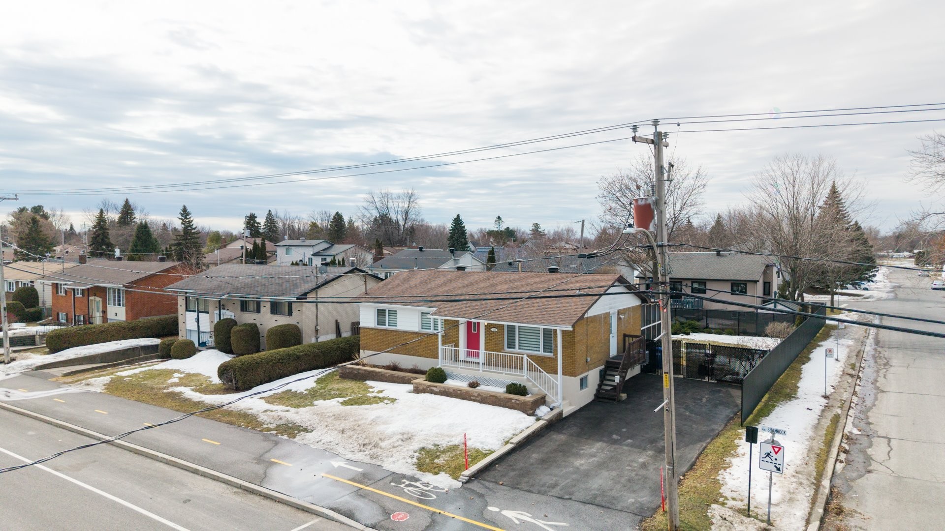 









215


Rue Shamrock

,
Pincourt,




QC
J7V3W3

