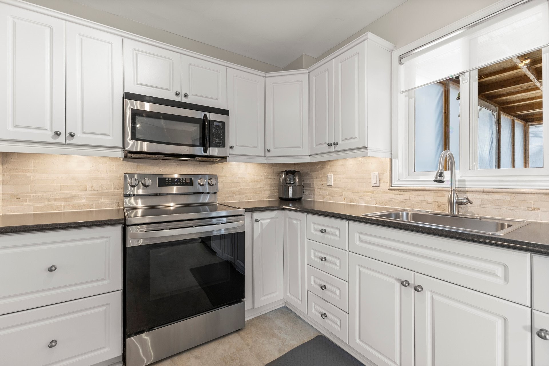 









215


Rue Shamrock

,
Pincourt,




QC
J7V3W3

