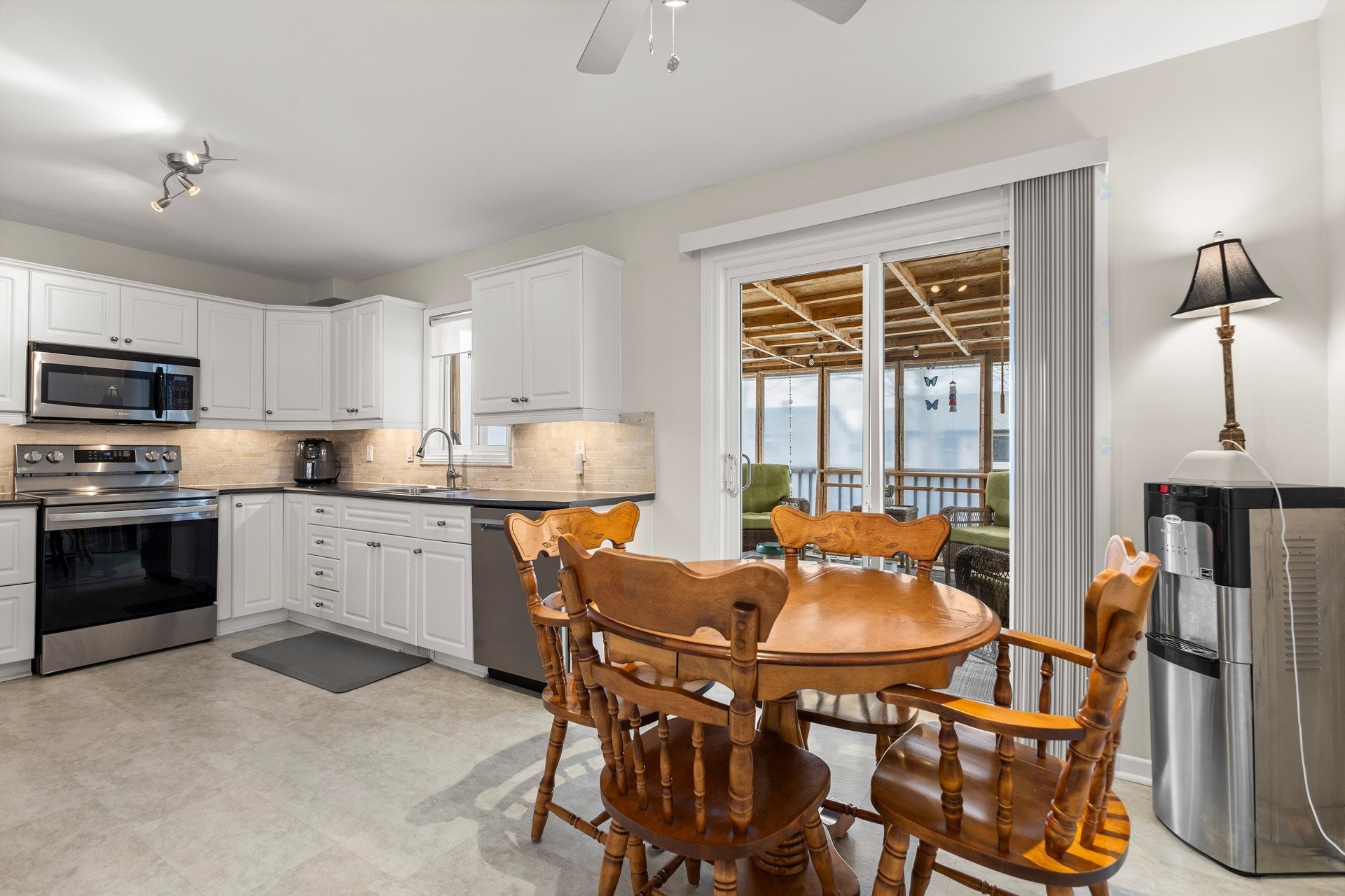 









215


Rue Shamrock

,
Pincourt,




QC
J7V3W3

