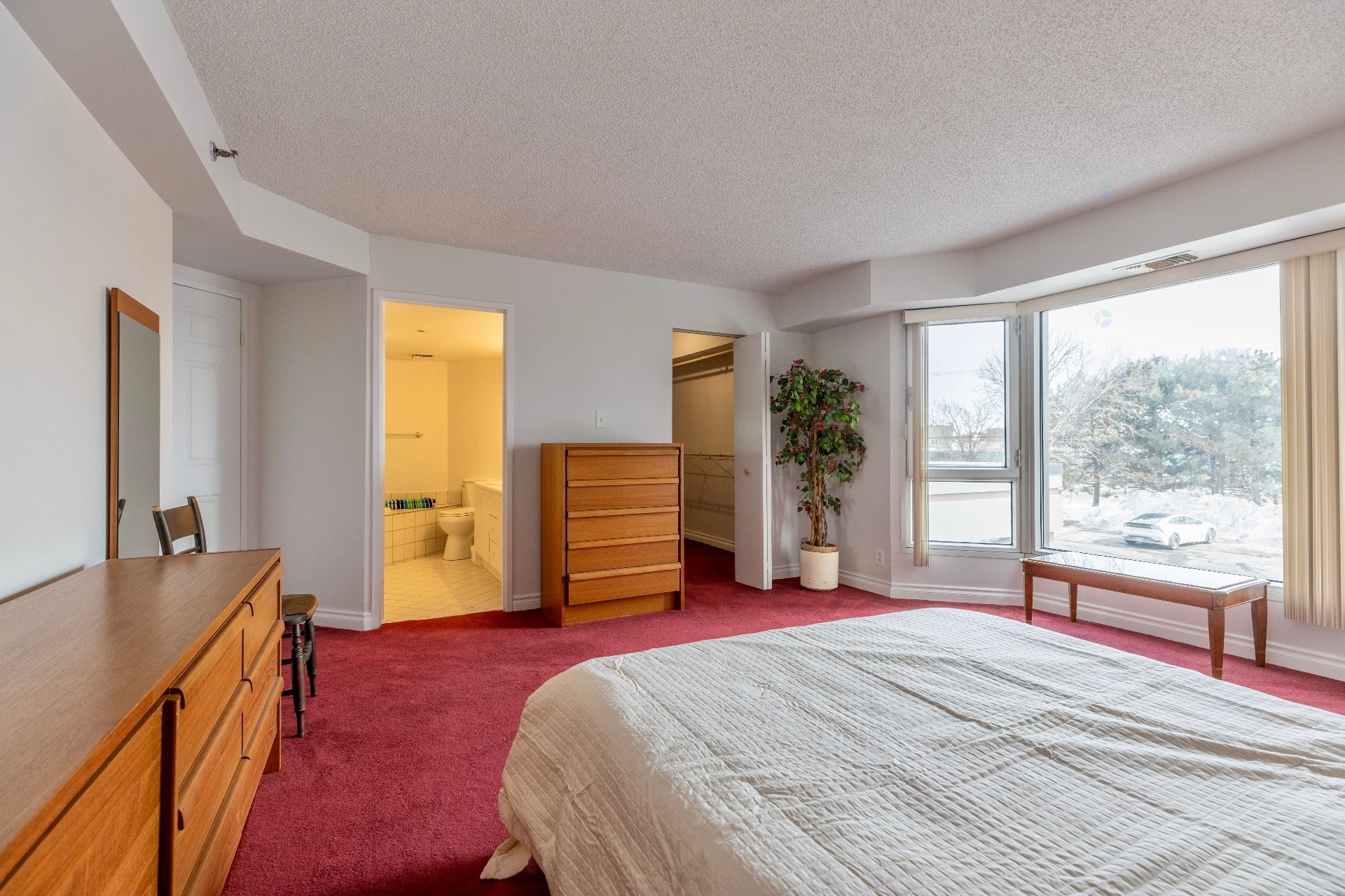 









8255


Boul. St-Laurent

, 204,
Brossard,




QC
J4X2A7

