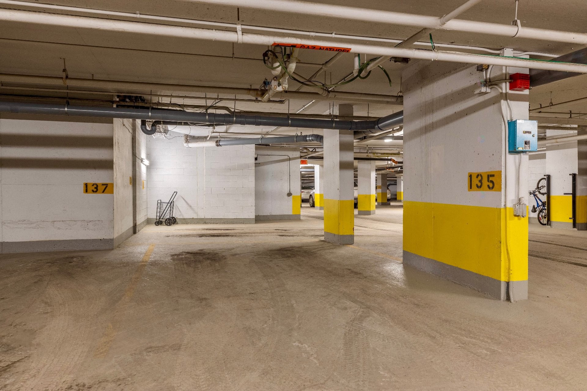 









8255


Boul. St-Laurent

, 204,
Brossard,




QC
J4X2A7

